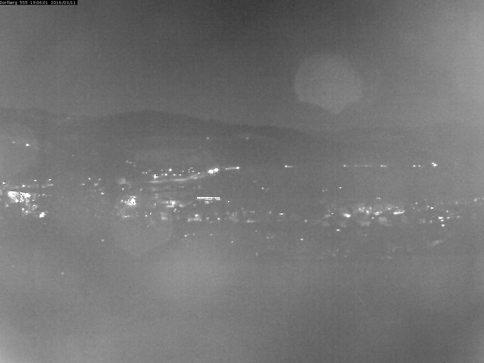 Webcam-Bild: Aussicht vom Dorfberg in Langnau 20160311-190601