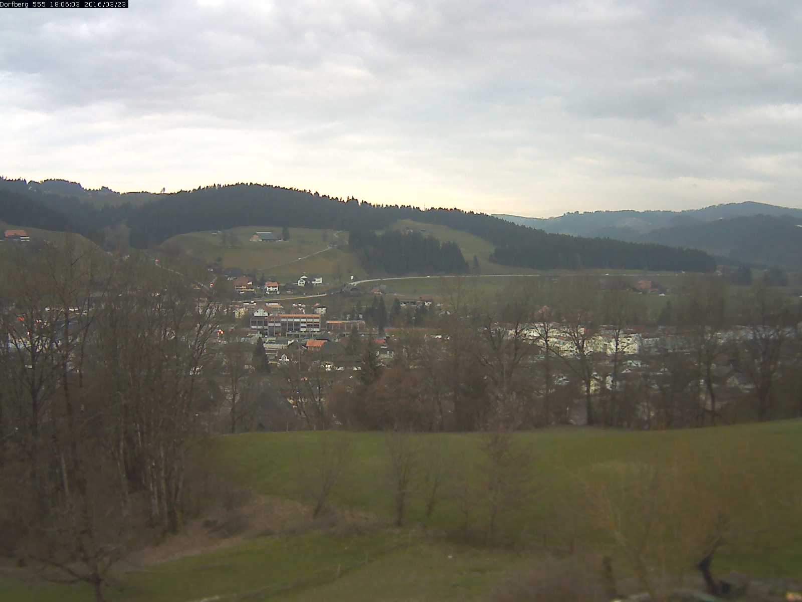 Webcam-Bild: Aussicht vom Dorfberg in Langnau 20160323-180601