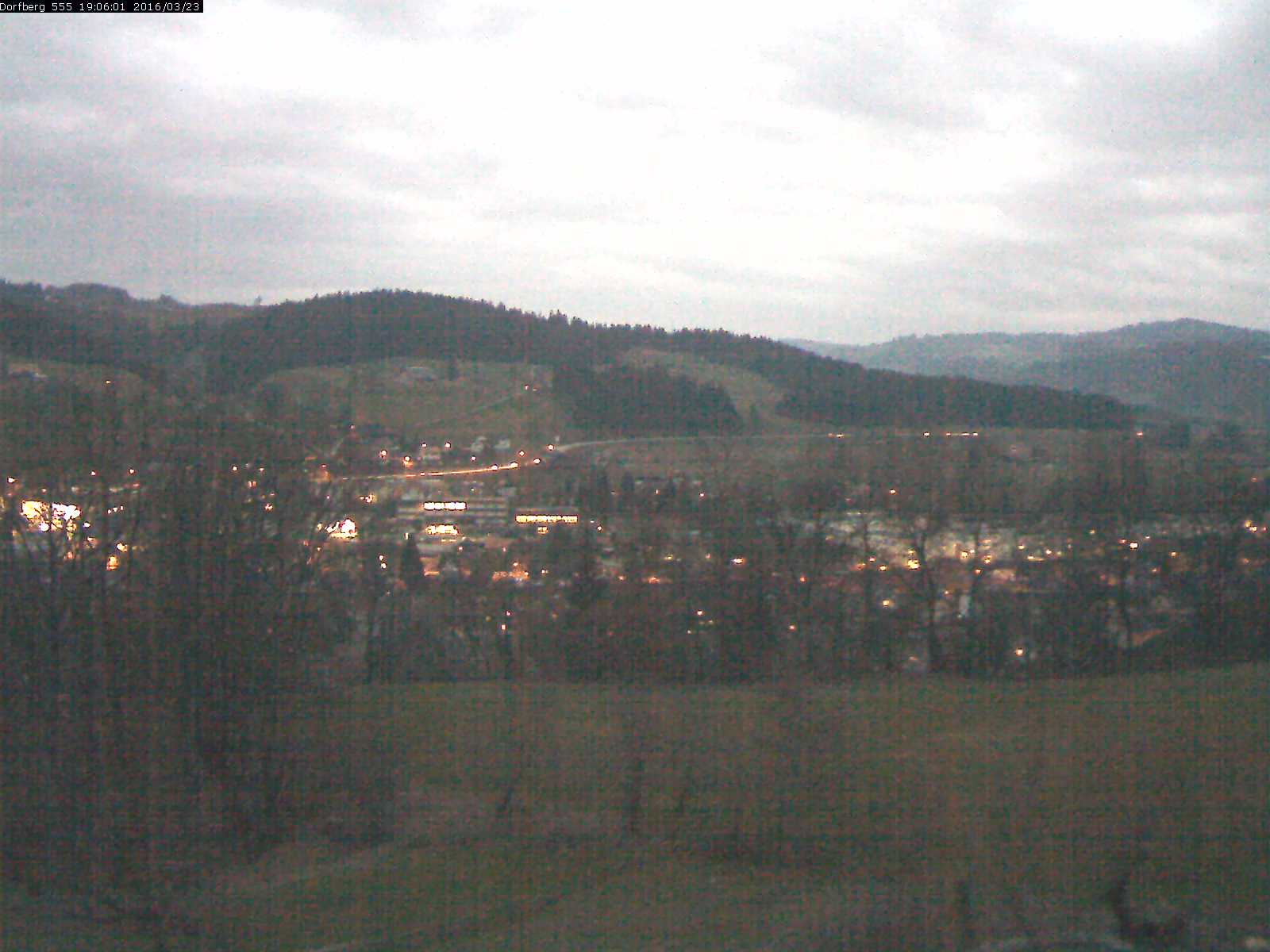 Webcam-Bild: Aussicht vom Dorfberg in Langnau 20160323-190601