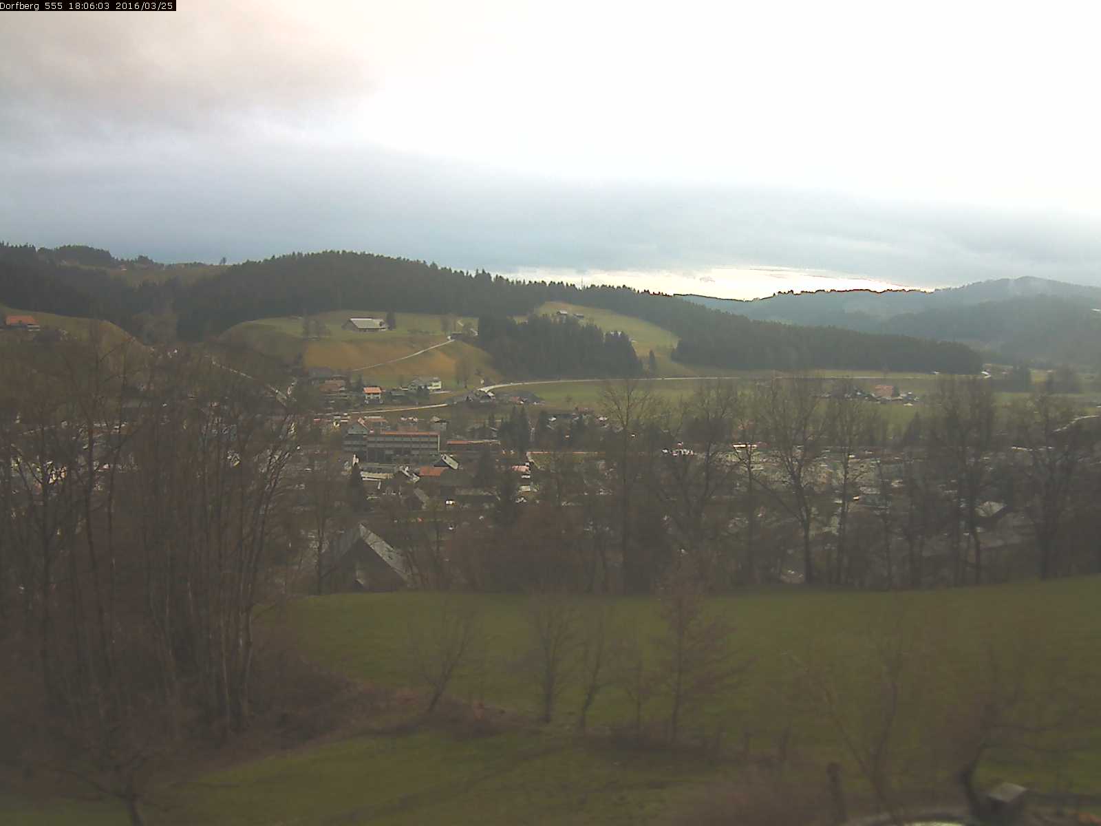 Webcam-Bild: Aussicht vom Dorfberg in Langnau 20160325-180601