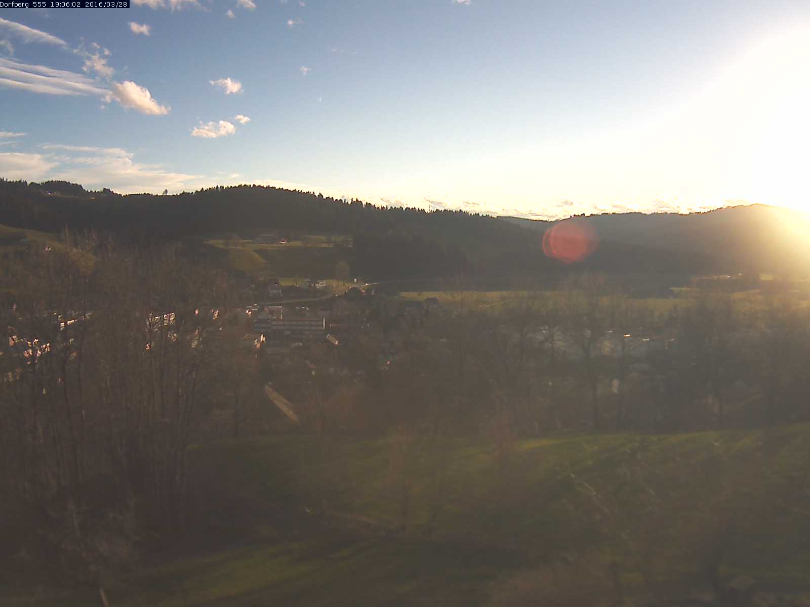 Webcam-Bild: Aussicht vom Dorfberg in Langnau 20160328-190601