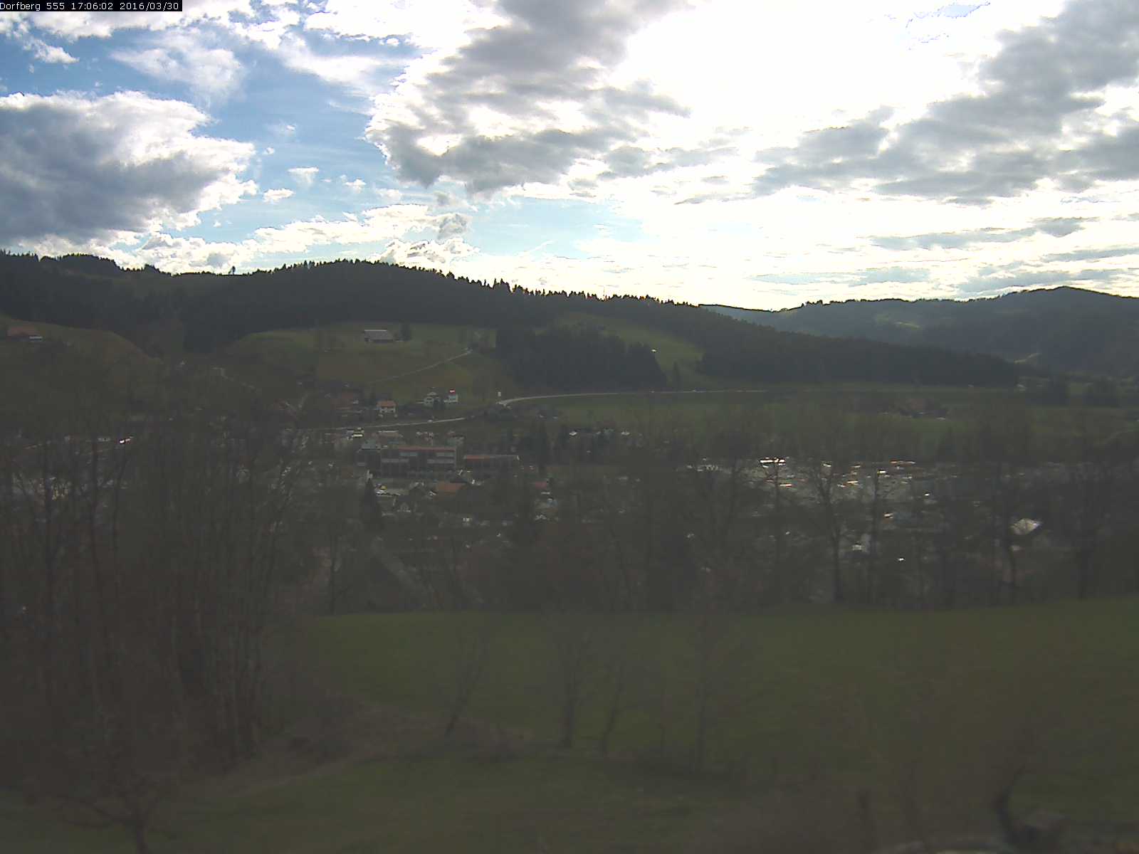 Webcam-Bild: Aussicht vom Dorfberg in Langnau 20160330-170601