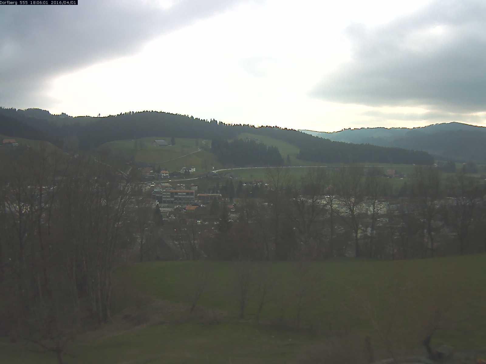 Webcam-Bild: Aussicht vom Dorfberg in Langnau 20160401-180601