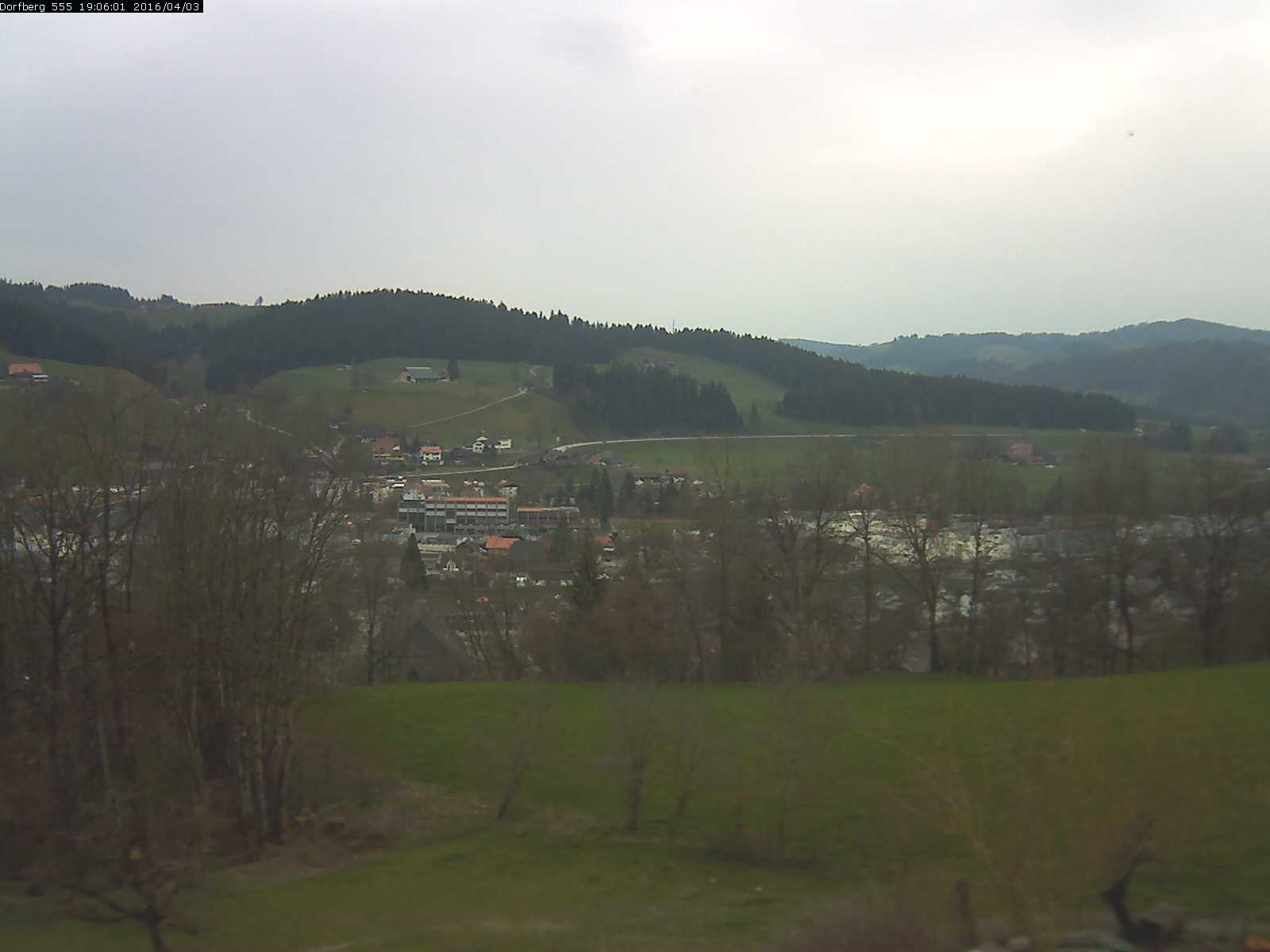 Webcam-Bild: Aussicht vom Dorfberg in Langnau 20160403-190601