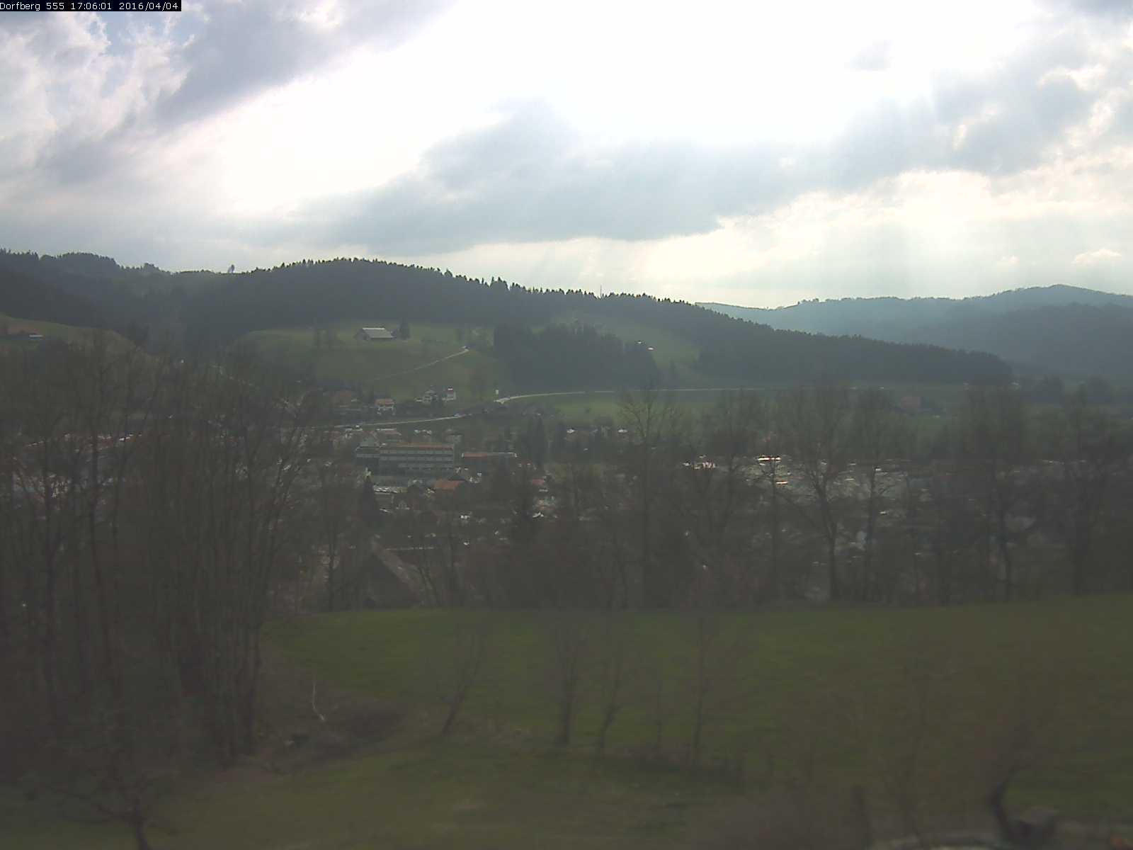 Webcam-Bild: Aussicht vom Dorfberg in Langnau 20160404-170601
