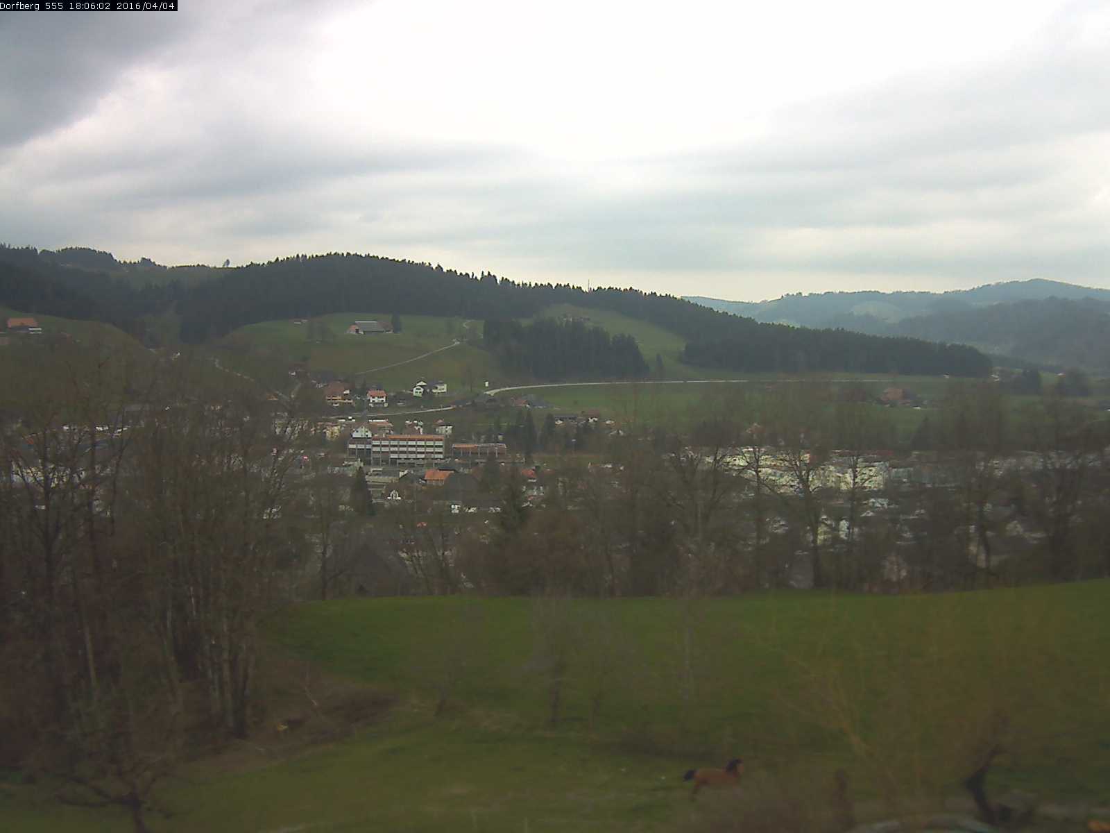 Webcam-Bild: Aussicht vom Dorfberg in Langnau 20160404-180601