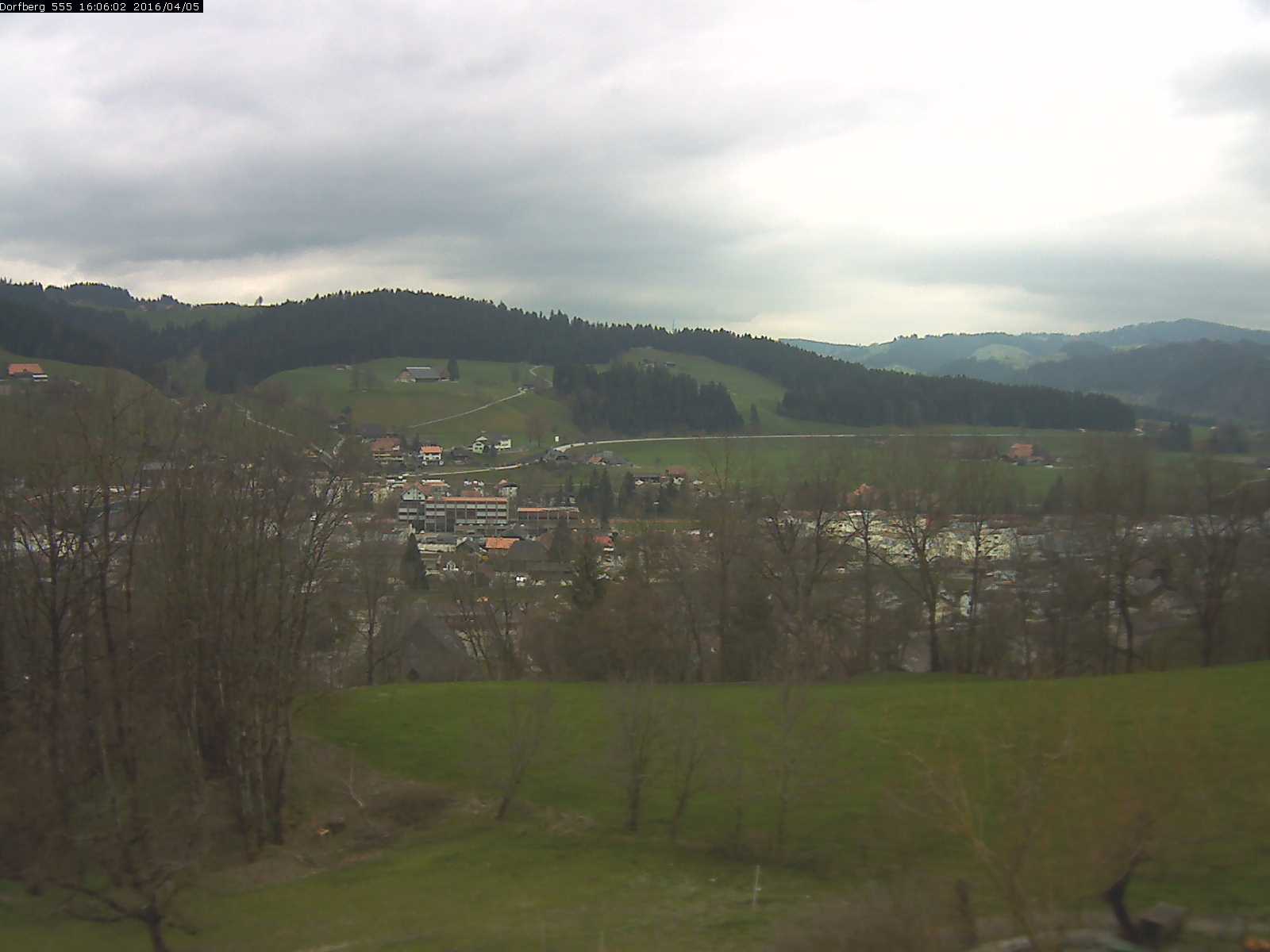 Webcam-Bild: Aussicht vom Dorfberg in Langnau 20160405-160601
