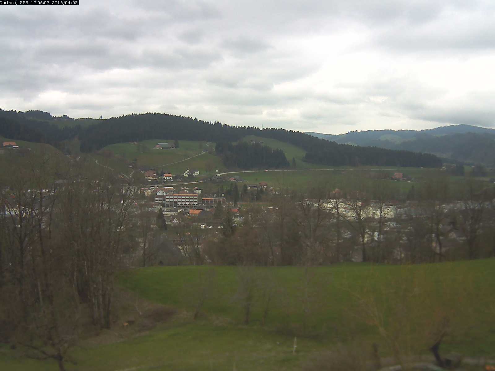 Webcam-Bild: Aussicht vom Dorfberg in Langnau 20160405-170601