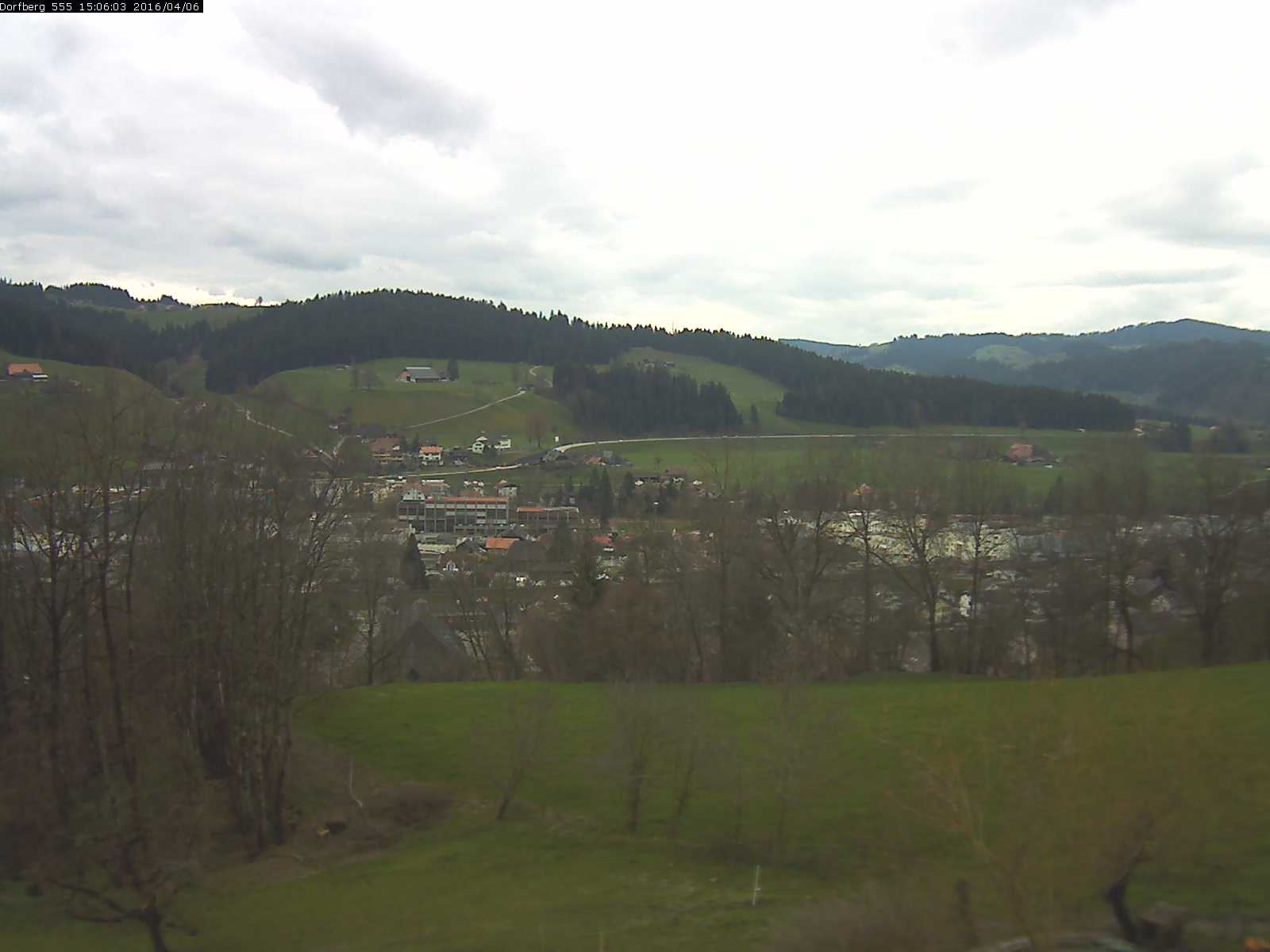 Webcam-Bild: Aussicht vom Dorfberg in Langnau 20160406-150601