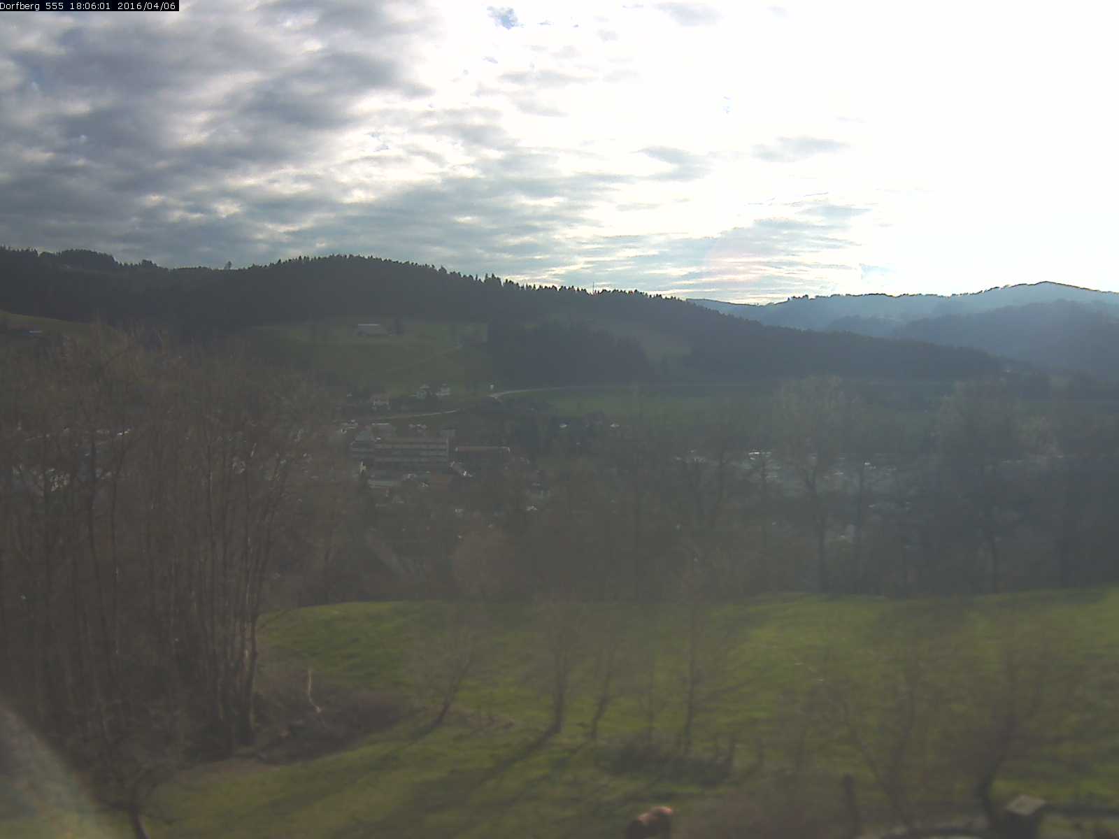 Webcam-Bild: Aussicht vom Dorfberg in Langnau 20160406-180601