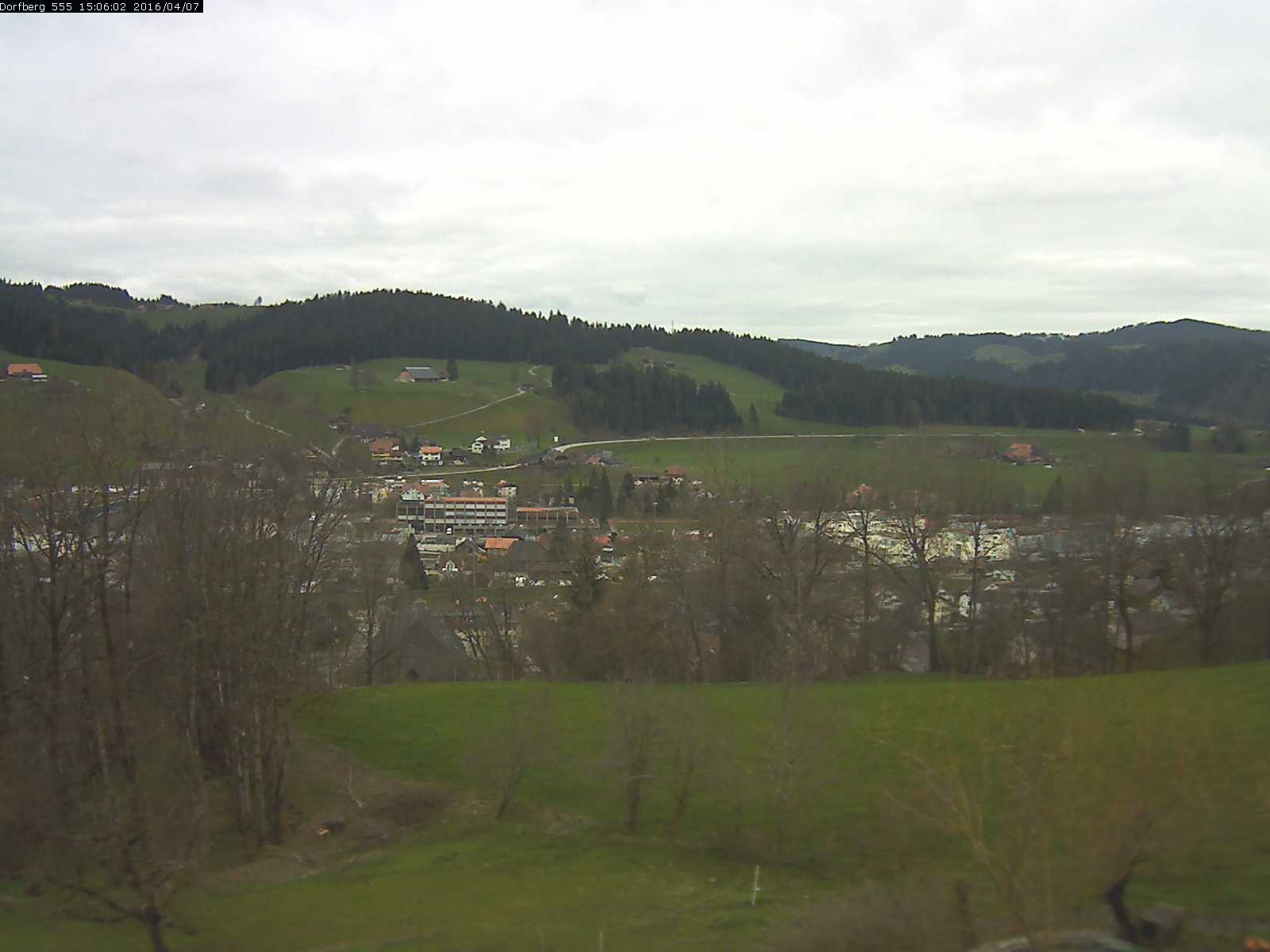 Webcam-Bild: Aussicht vom Dorfberg in Langnau 20160407-150601