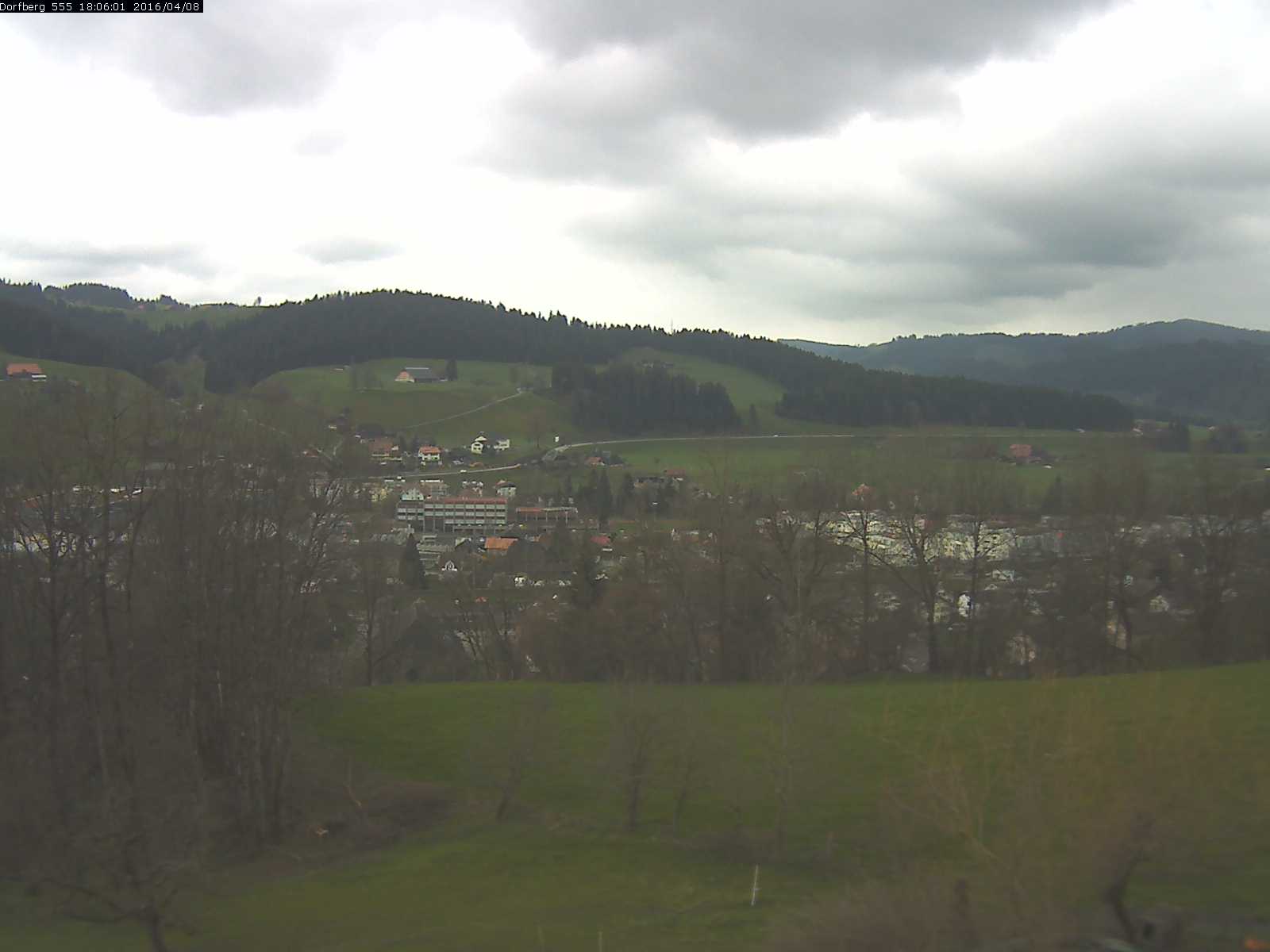 Webcam-Bild: Aussicht vom Dorfberg in Langnau 20160408-180601
