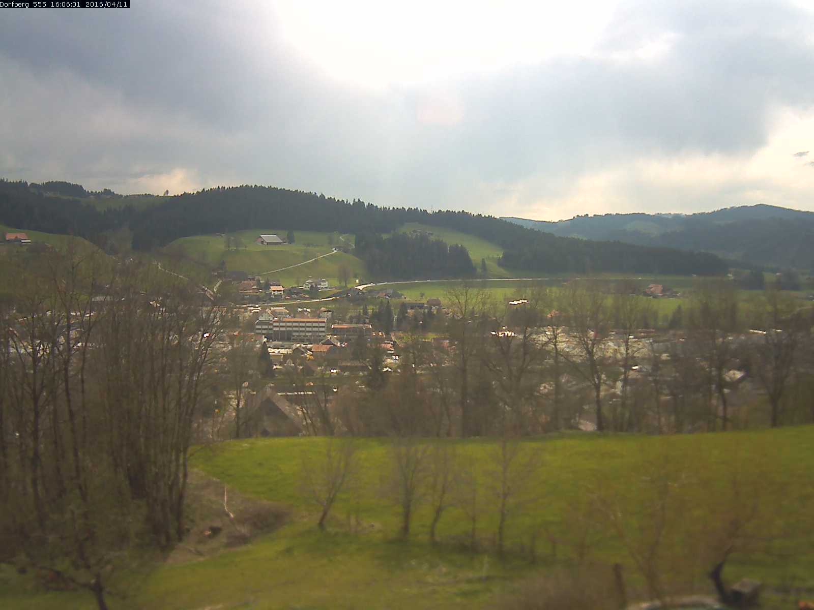Webcam-Bild: Aussicht vom Dorfberg in Langnau 20160411-160601