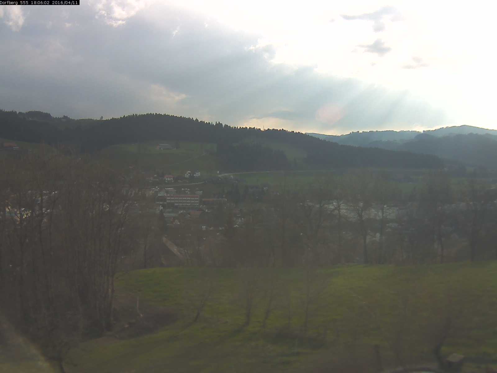 Webcam-Bild: Aussicht vom Dorfberg in Langnau 20160411-180601