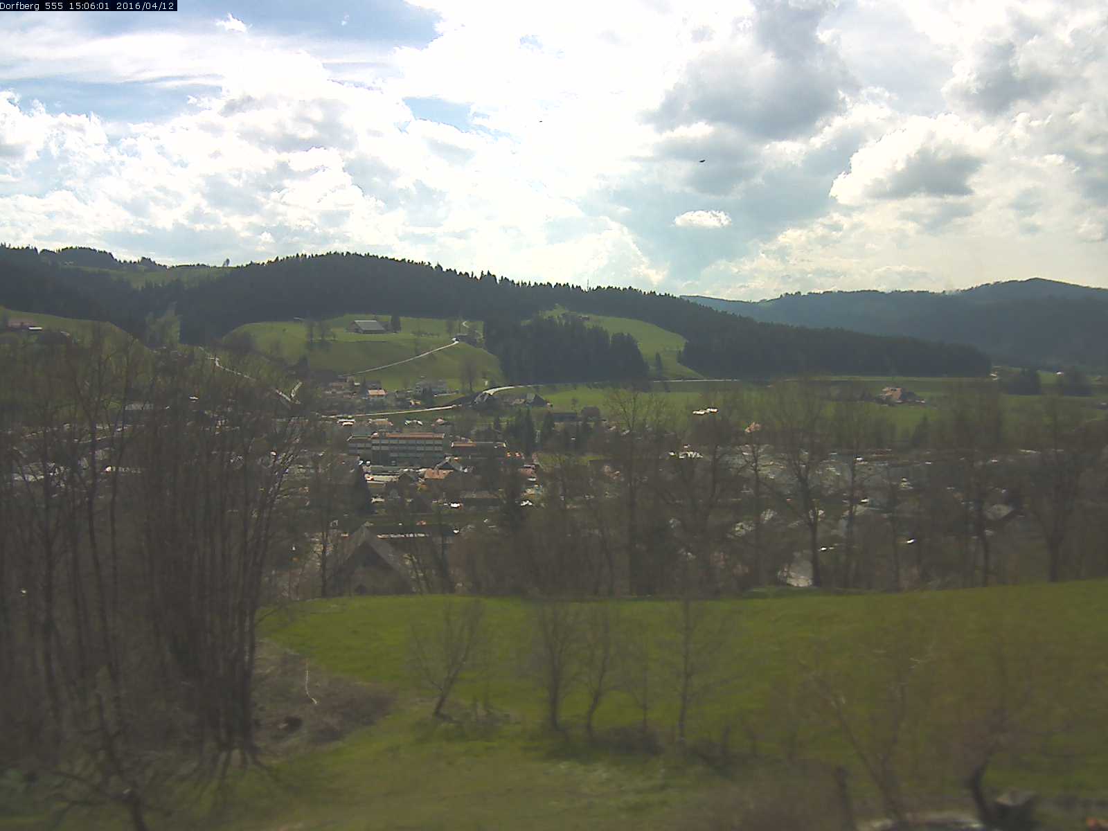 Webcam-Bild: Aussicht vom Dorfberg in Langnau 20160412-150601
