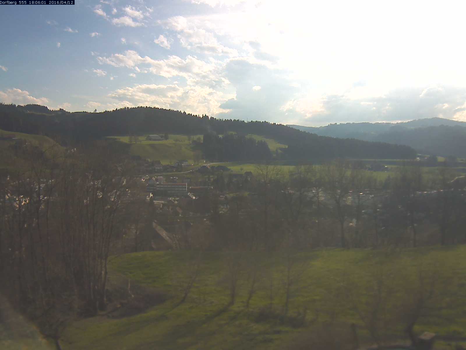 Webcam-Bild: Aussicht vom Dorfberg in Langnau 20160412-180601