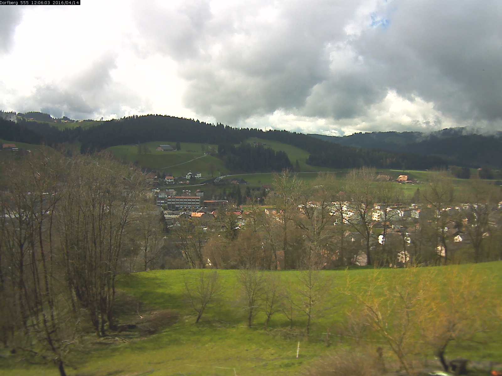 Webcam-Bild: Aussicht vom Dorfberg in Langnau 20160414-120601