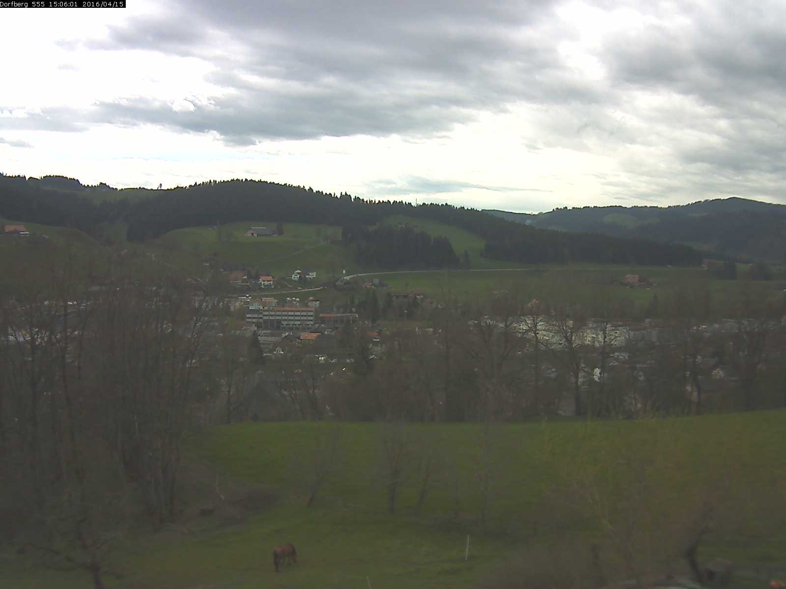 Webcam-Bild: Aussicht vom Dorfberg in Langnau 20160415-150601