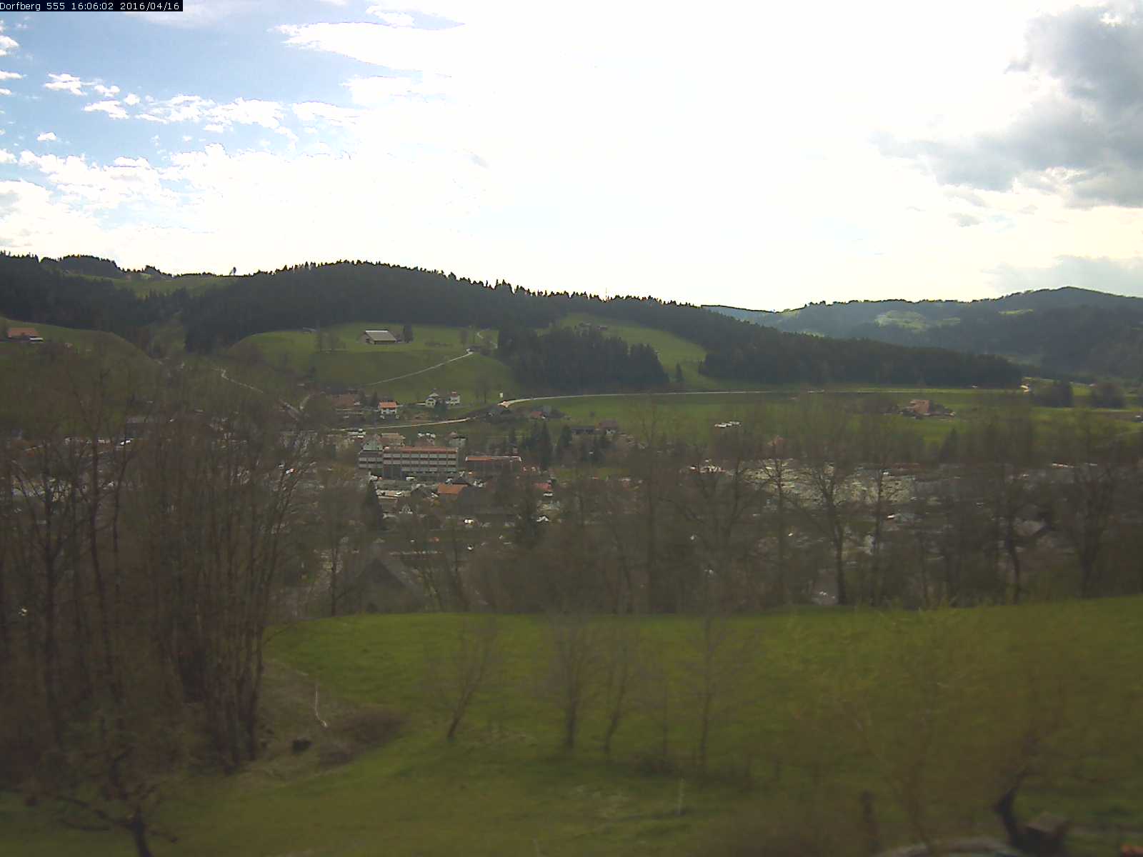 Webcam-Bild: Aussicht vom Dorfberg in Langnau 20160416-160601