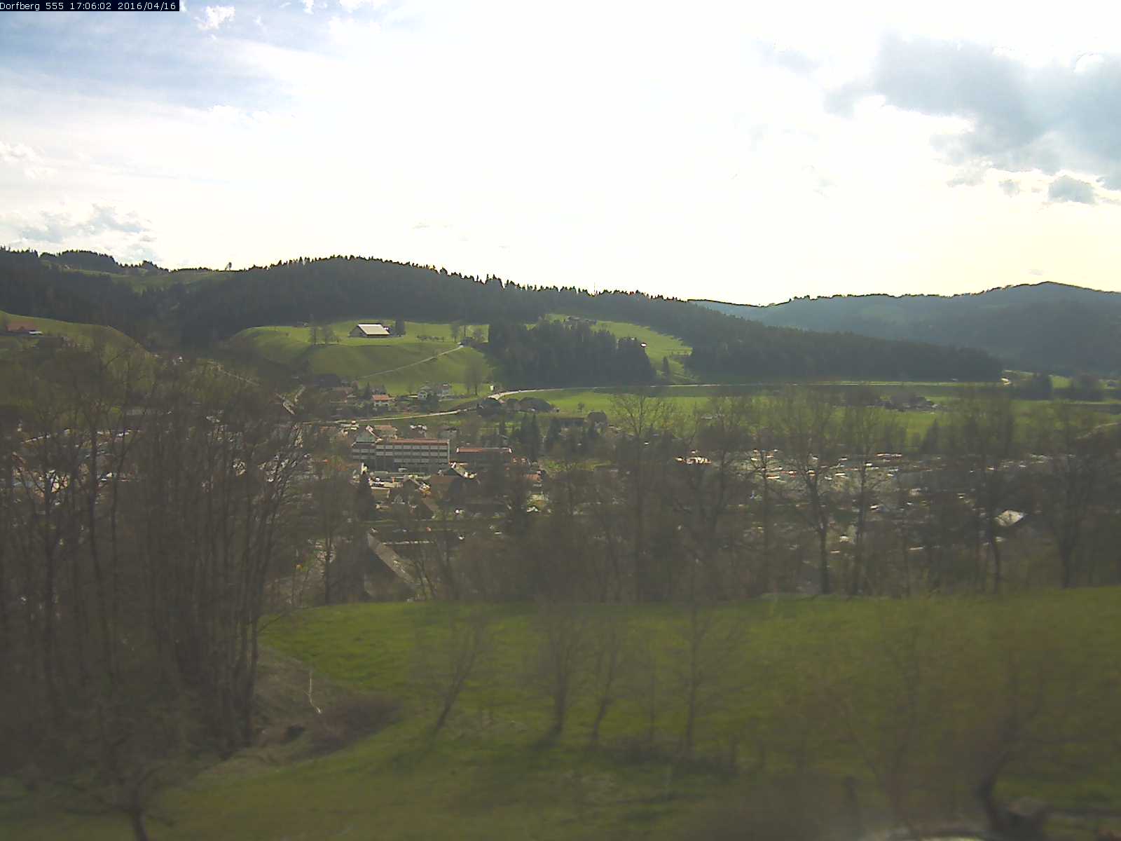 Webcam-Bild: Aussicht vom Dorfberg in Langnau 20160416-170601