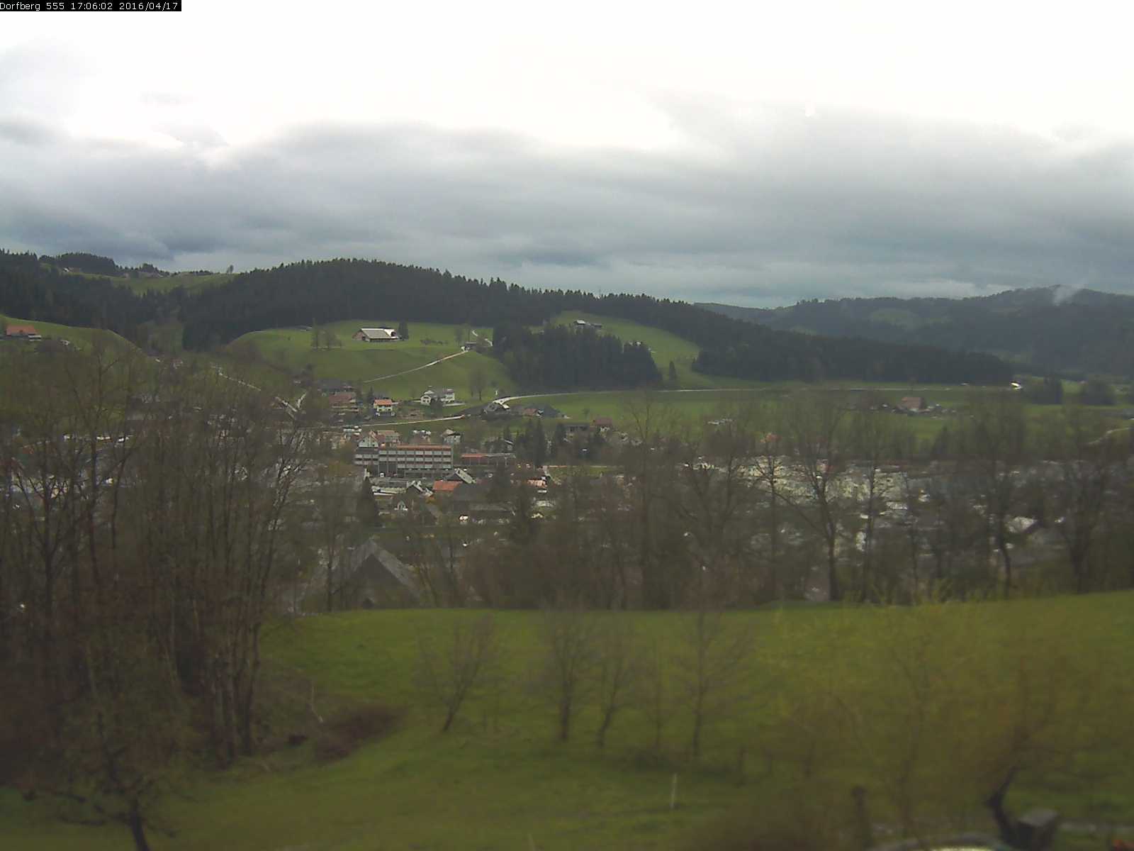 Webcam-Bild: Aussicht vom Dorfberg in Langnau 20160417-170601