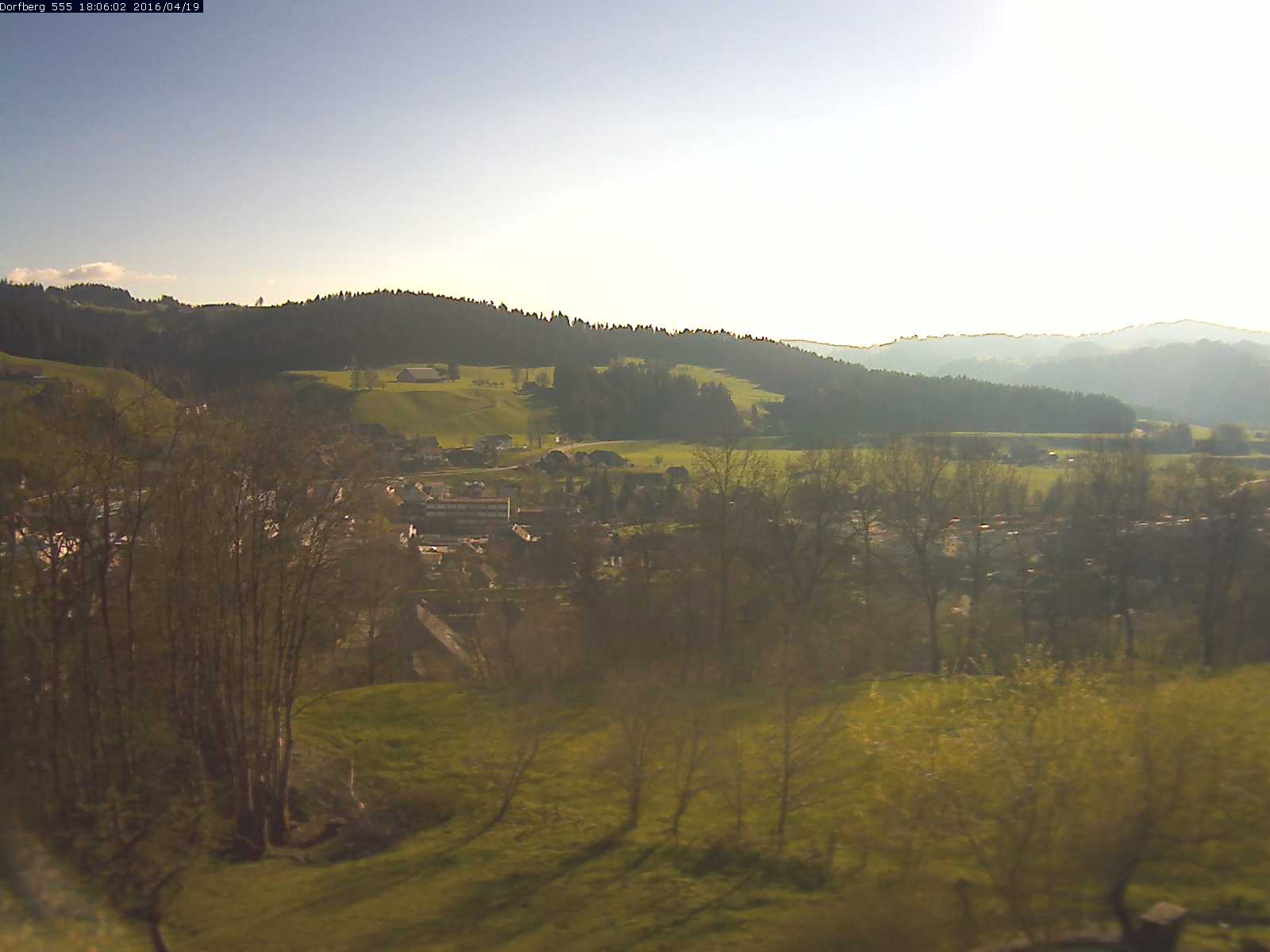 Webcam-Bild: Aussicht vom Dorfberg in Langnau 20160419-180601
