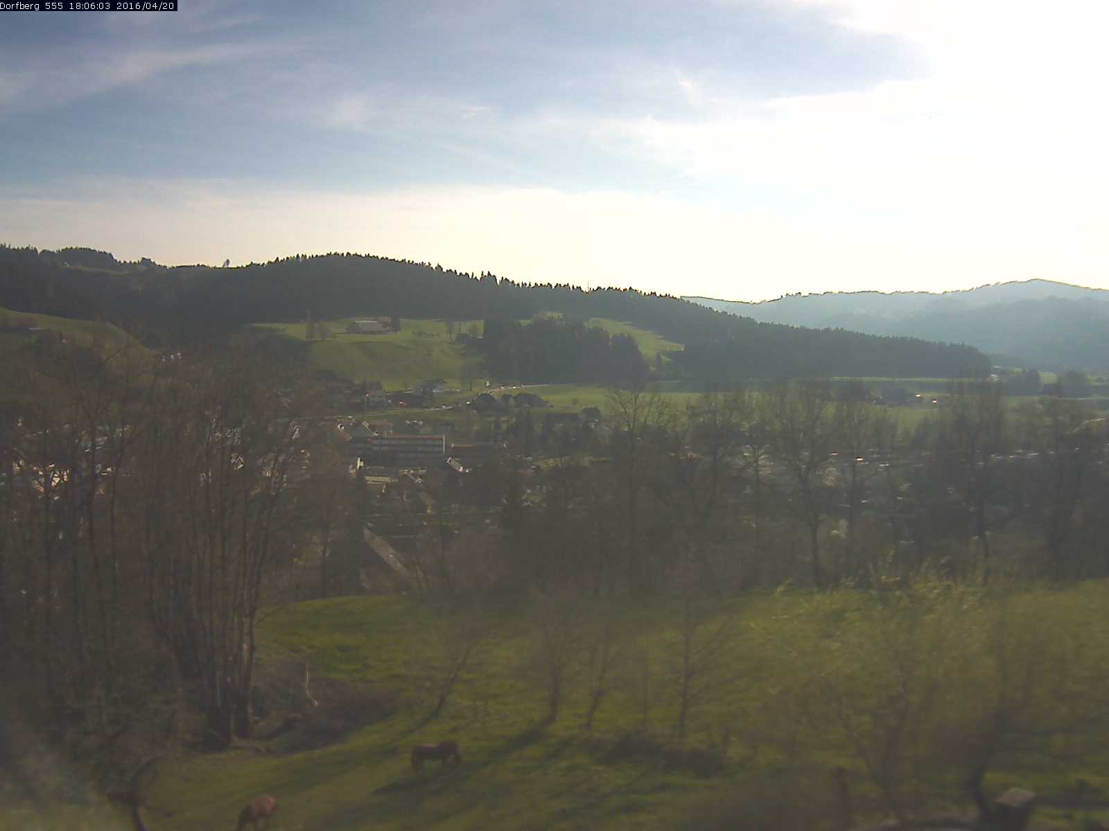 Webcam-Bild: Aussicht vom Dorfberg in Langnau 20160420-180601