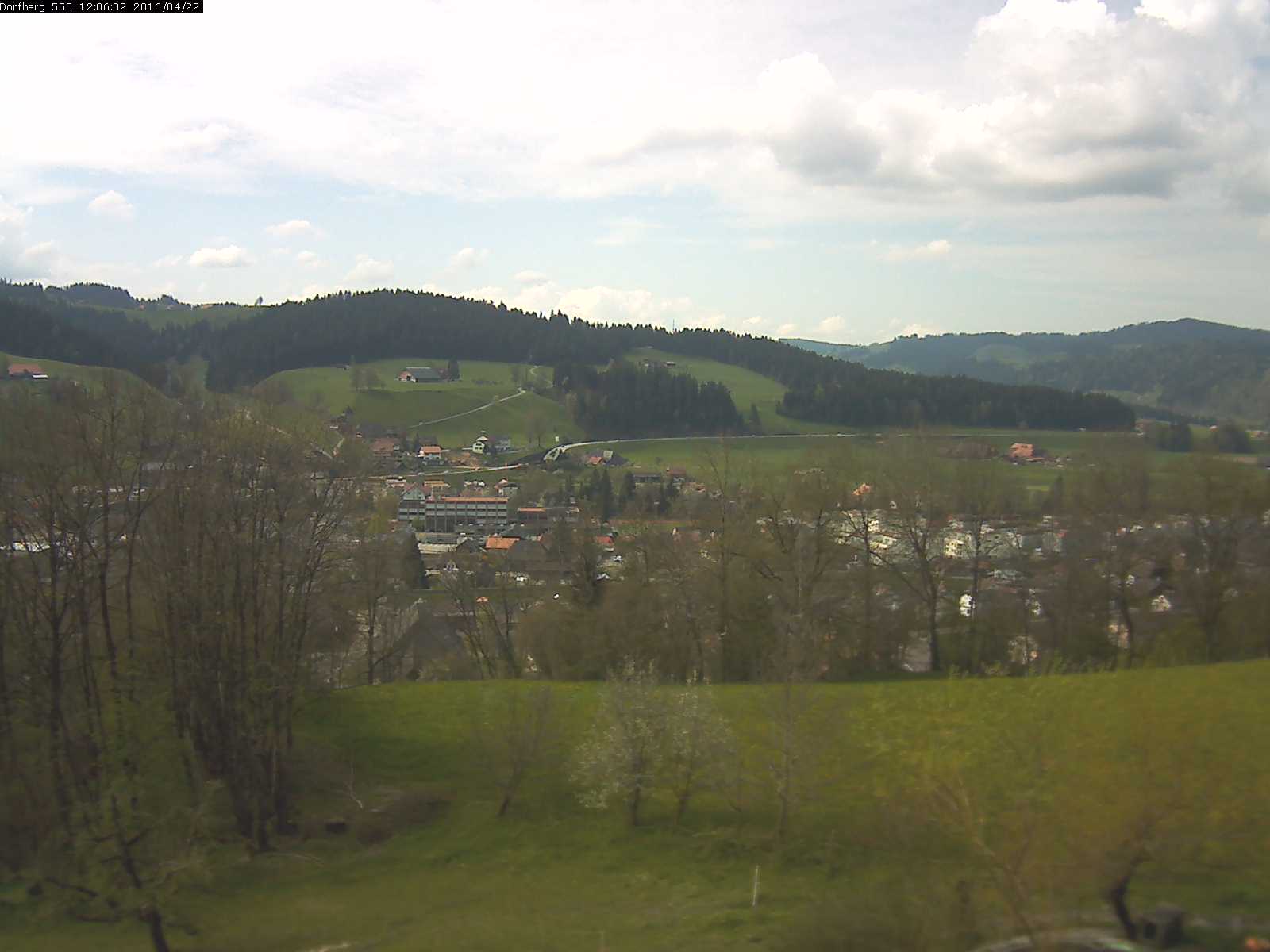 Webcam-Bild: Aussicht vom Dorfberg in Langnau 20160422-120601