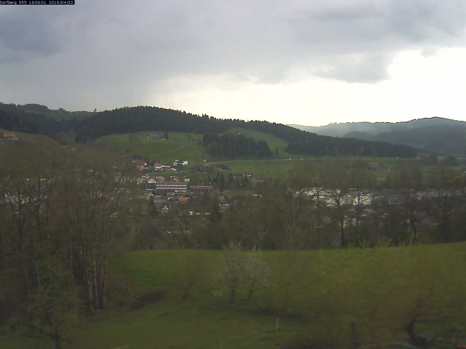 Webcam-Bild: Aussicht vom Dorfberg in Langnau 20160422-160601