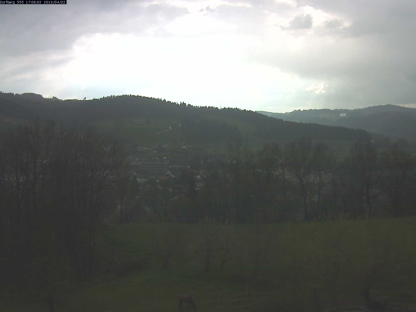 Webcam-Bild: Aussicht vom Dorfberg in Langnau 20160422-170601