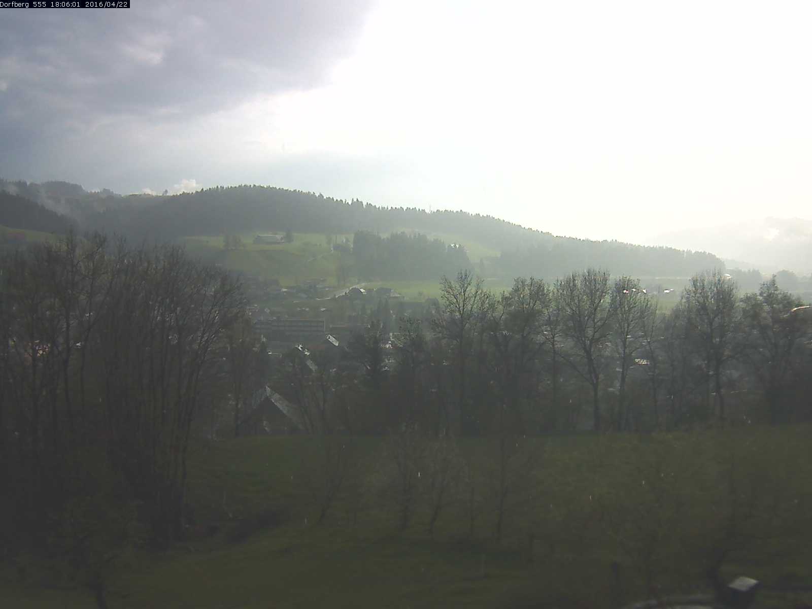 Webcam-Bild: Aussicht vom Dorfberg in Langnau 20160422-180601