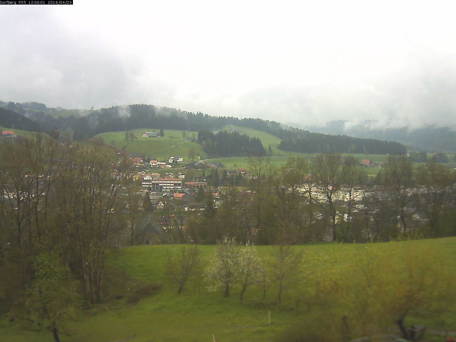 Webcam-Bild: Aussicht vom Dorfberg in Langnau 20160423-120601