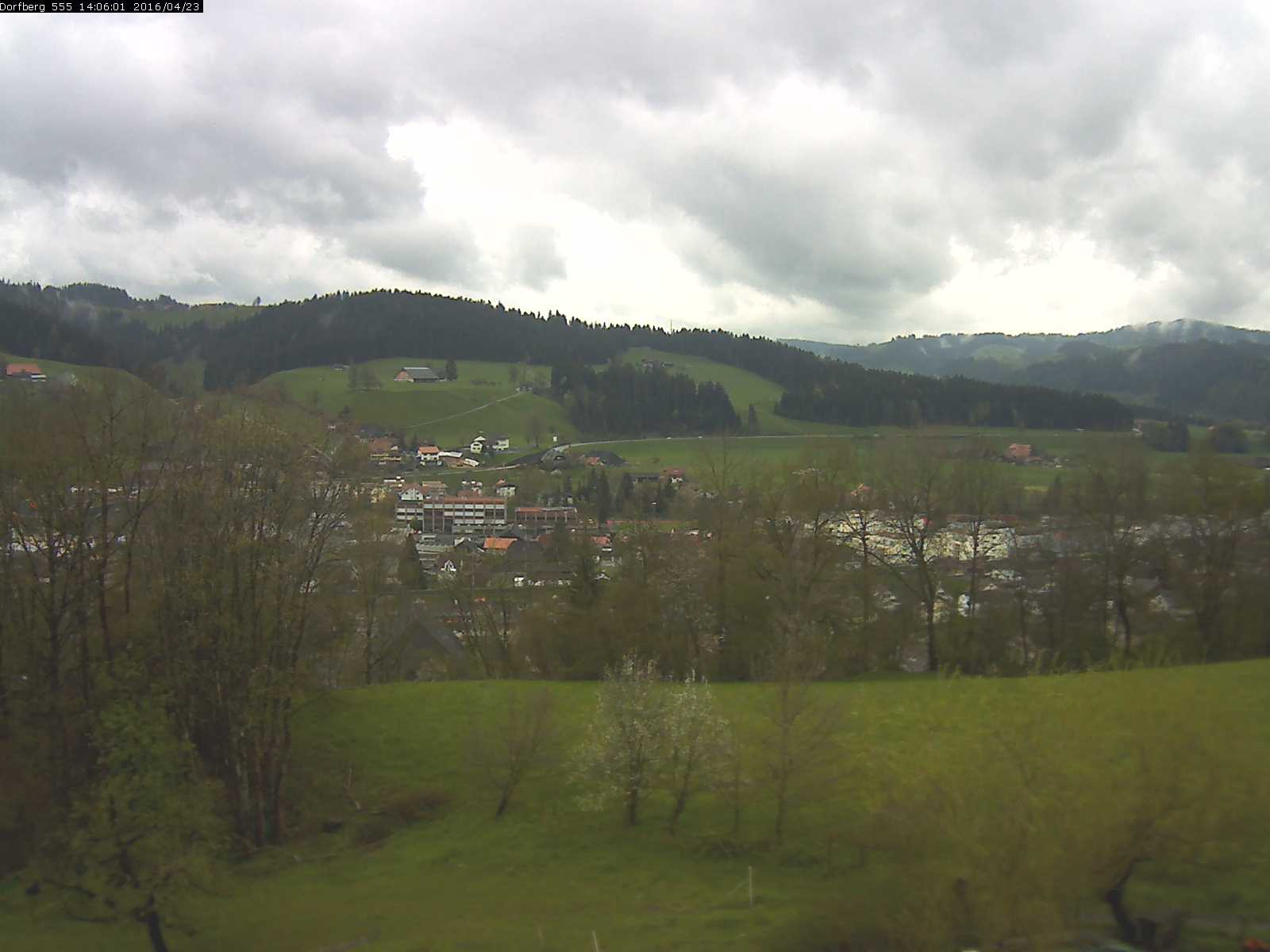 Webcam-Bild: Aussicht vom Dorfberg in Langnau 20160423-140601