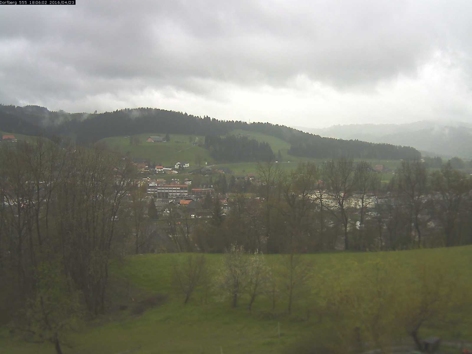 Webcam-Bild: Aussicht vom Dorfberg in Langnau 20160423-180601