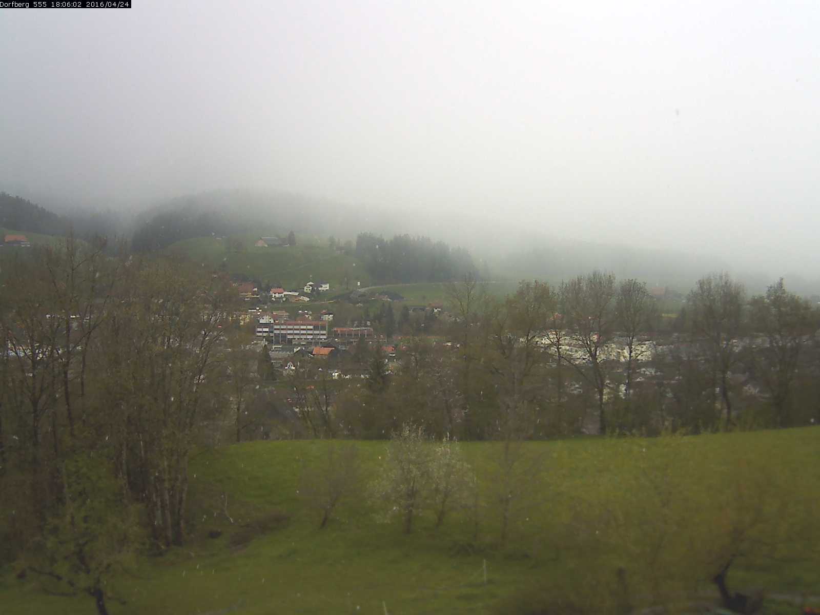Webcam-Bild: Aussicht vom Dorfberg in Langnau 20160424-180601