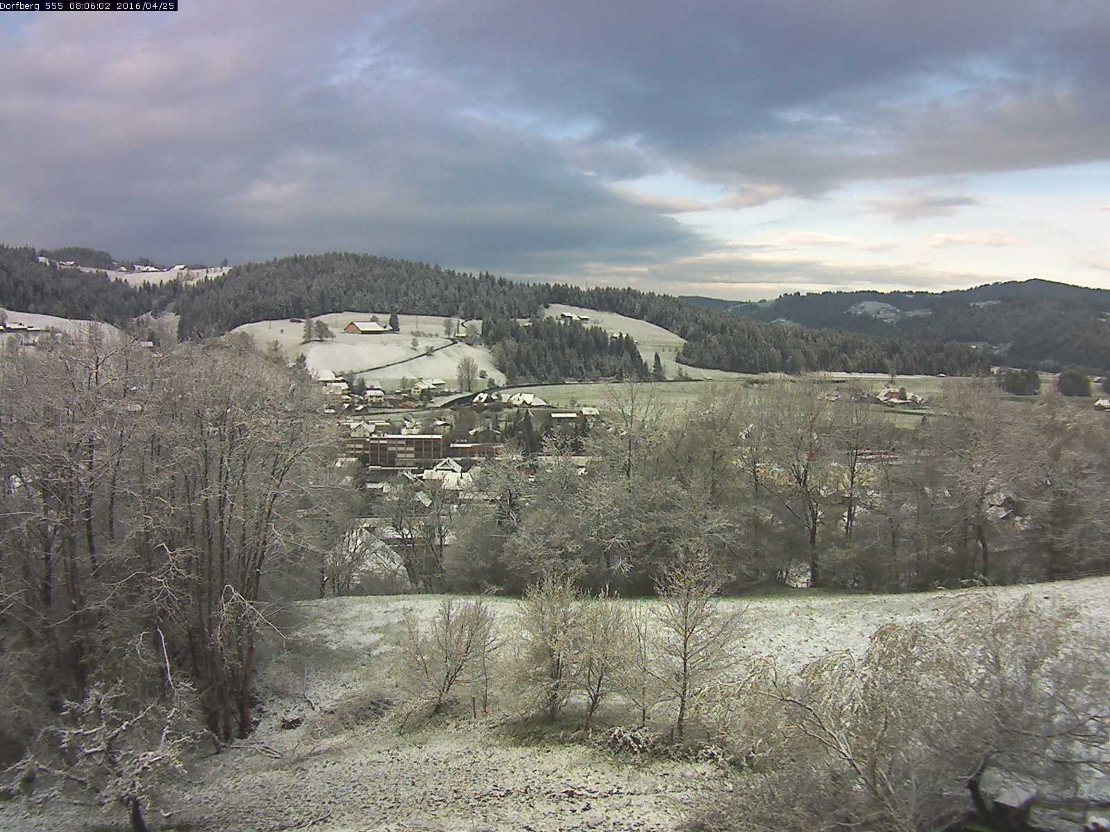 Webcam-Bild: Aussicht vom Dorfberg in Langnau 20160425-080601