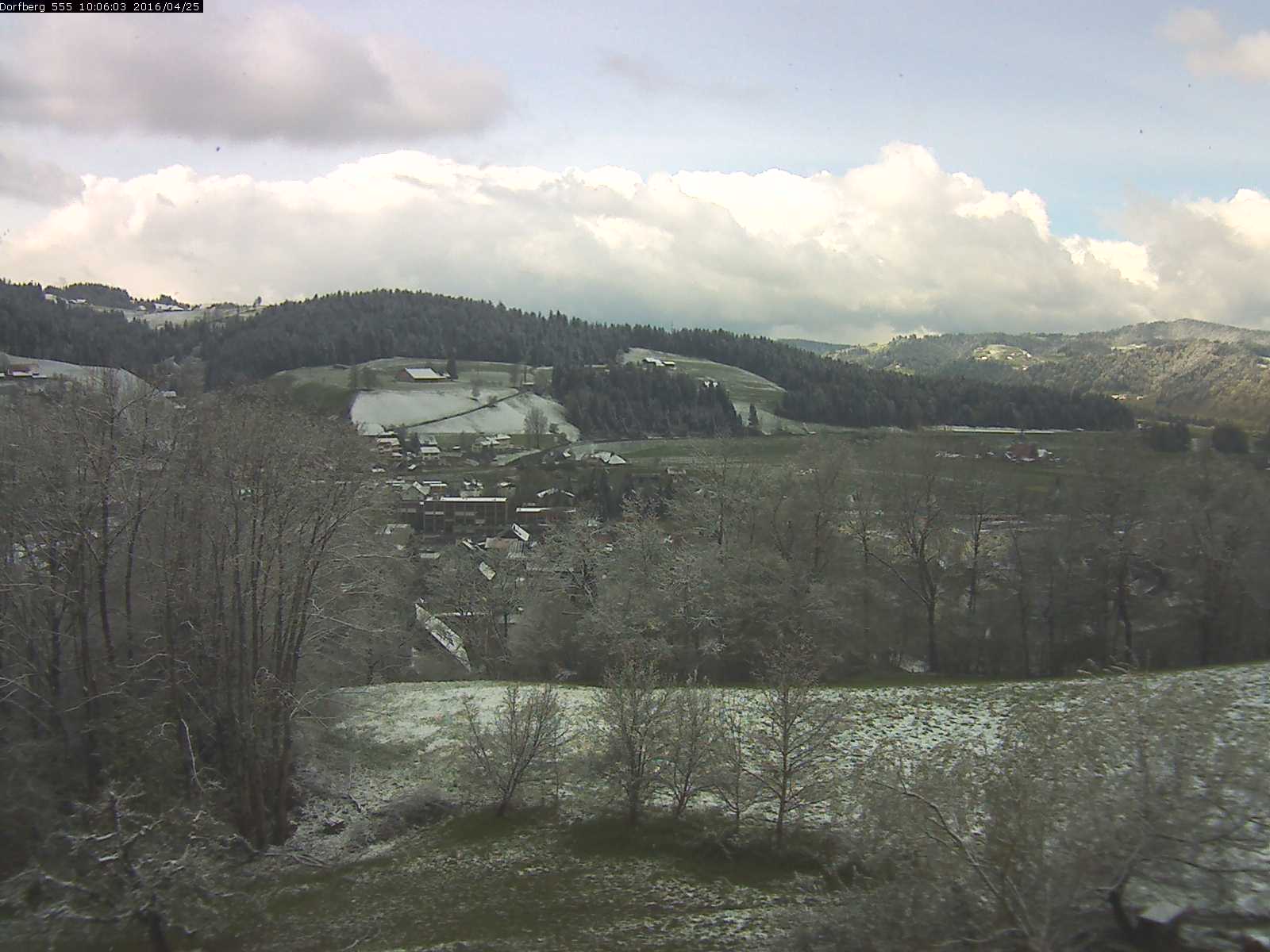 Webcam-Bild: Aussicht vom Dorfberg in Langnau 20160425-100601