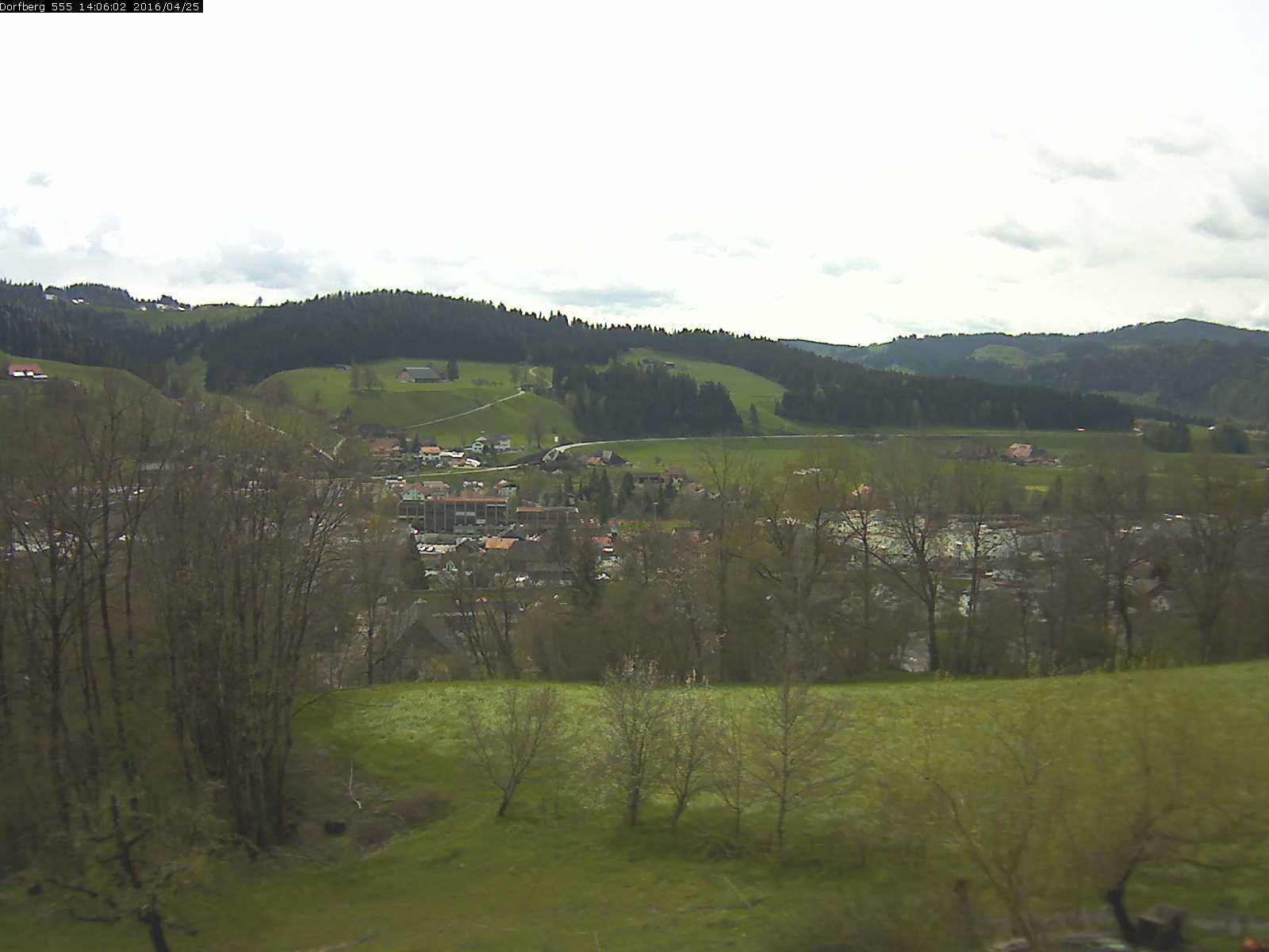Webcam-Bild: Aussicht vom Dorfberg in Langnau 20160425-140601