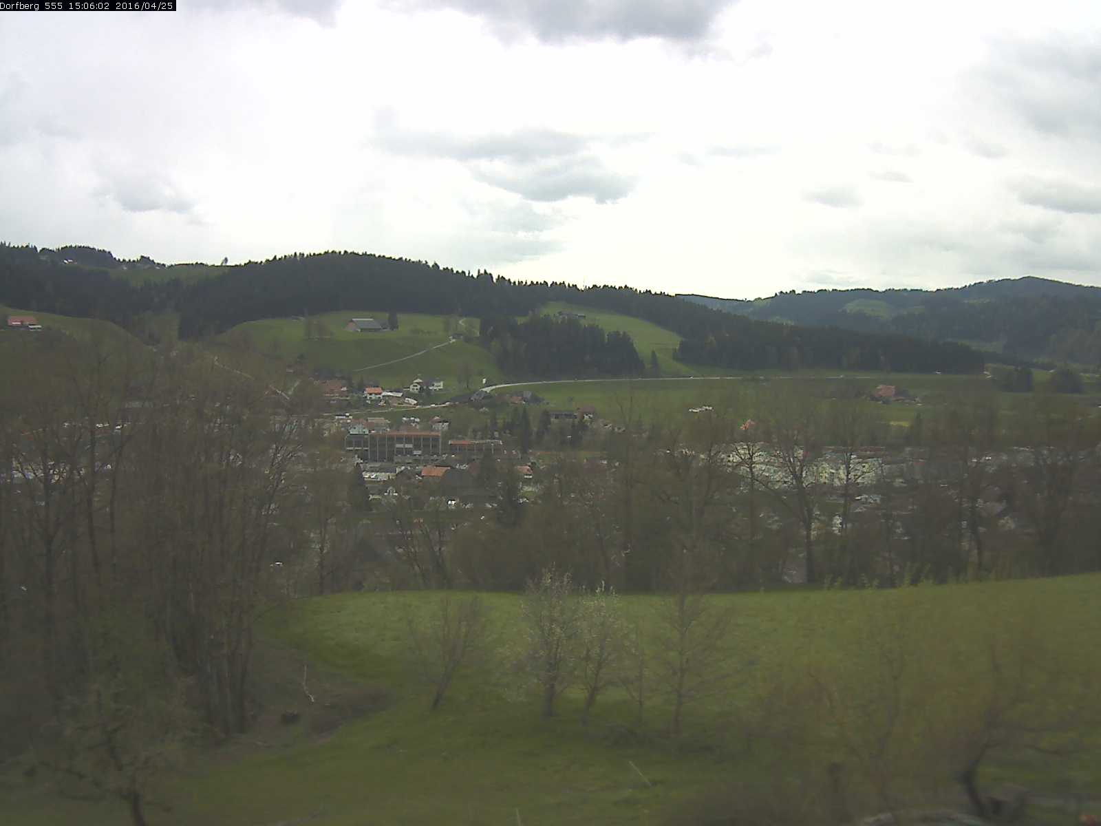 Webcam-Bild: Aussicht vom Dorfberg in Langnau 20160425-150601