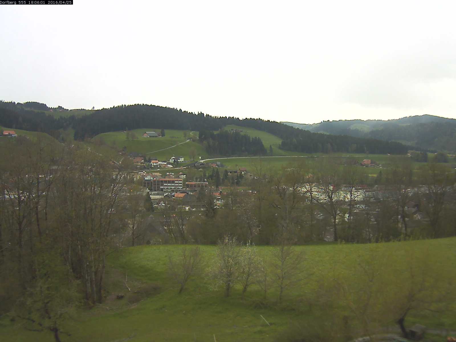 Webcam-Bild: Aussicht vom Dorfberg in Langnau 20160425-180601