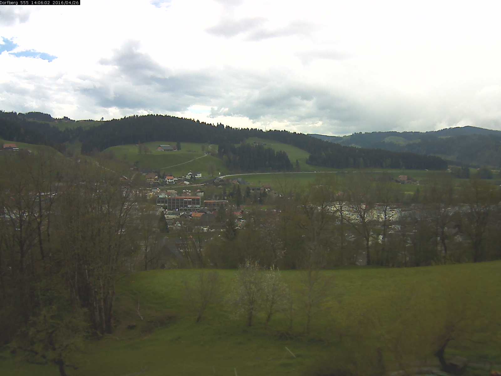 Webcam-Bild: Aussicht vom Dorfberg in Langnau 20160426-140601