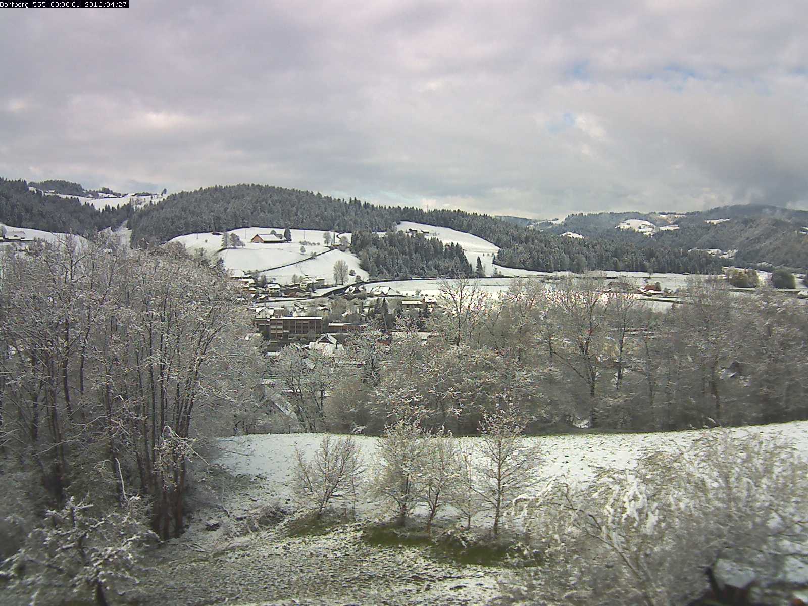 Webcam-Bild: Aussicht vom Dorfberg in Langnau 20160427-090601