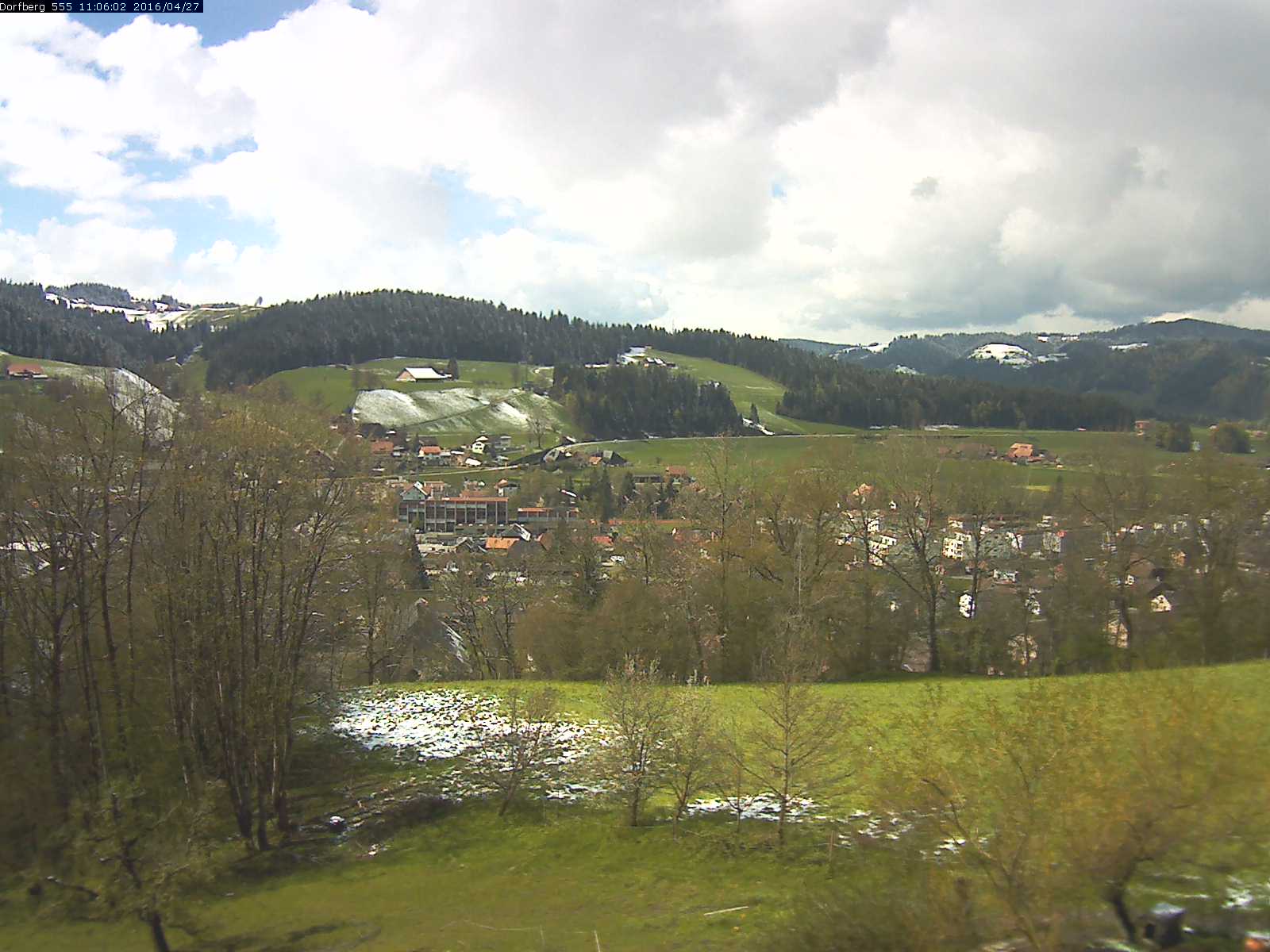 Webcam-Bild: Aussicht vom Dorfberg in Langnau 20160427-110601