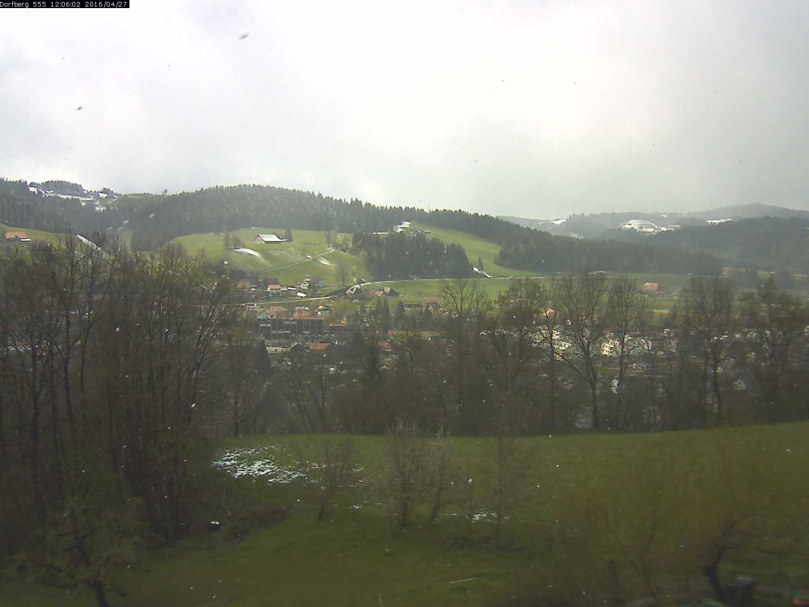 Webcam-Bild: Aussicht vom Dorfberg in Langnau 20160427-120601