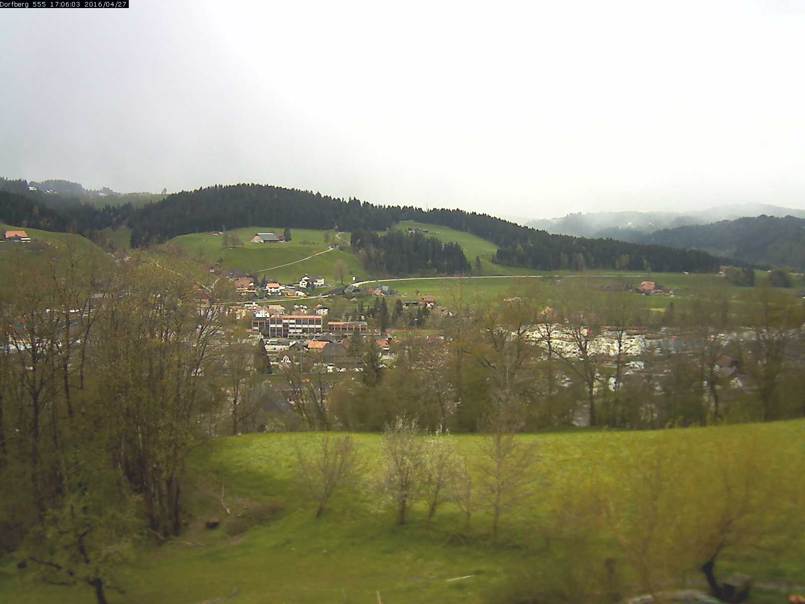 Webcam-Bild: Aussicht vom Dorfberg in Langnau 20160427-170601