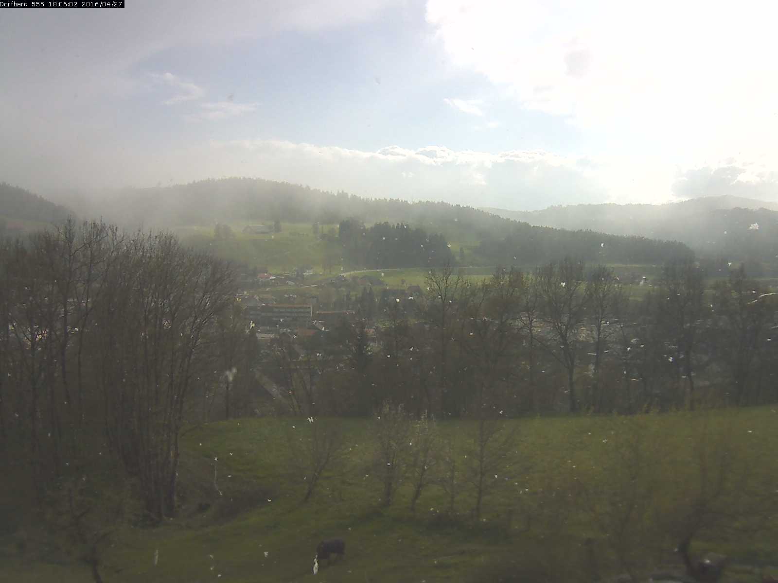 Webcam-Bild: Aussicht vom Dorfberg in Langnau 20160427-180602
