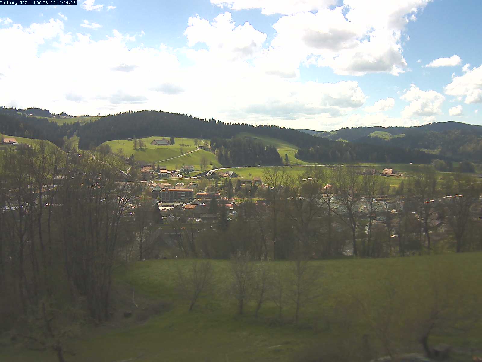 Webcam-Bild: Aussicht vom Dorfberg in Langnau 20160428-140601