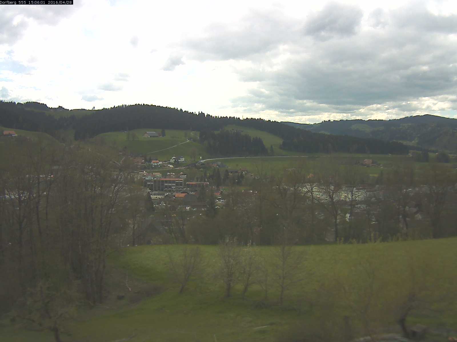 Webcam-Bild: Aussicht vom Dorfberg in Langnau 20160428-150601