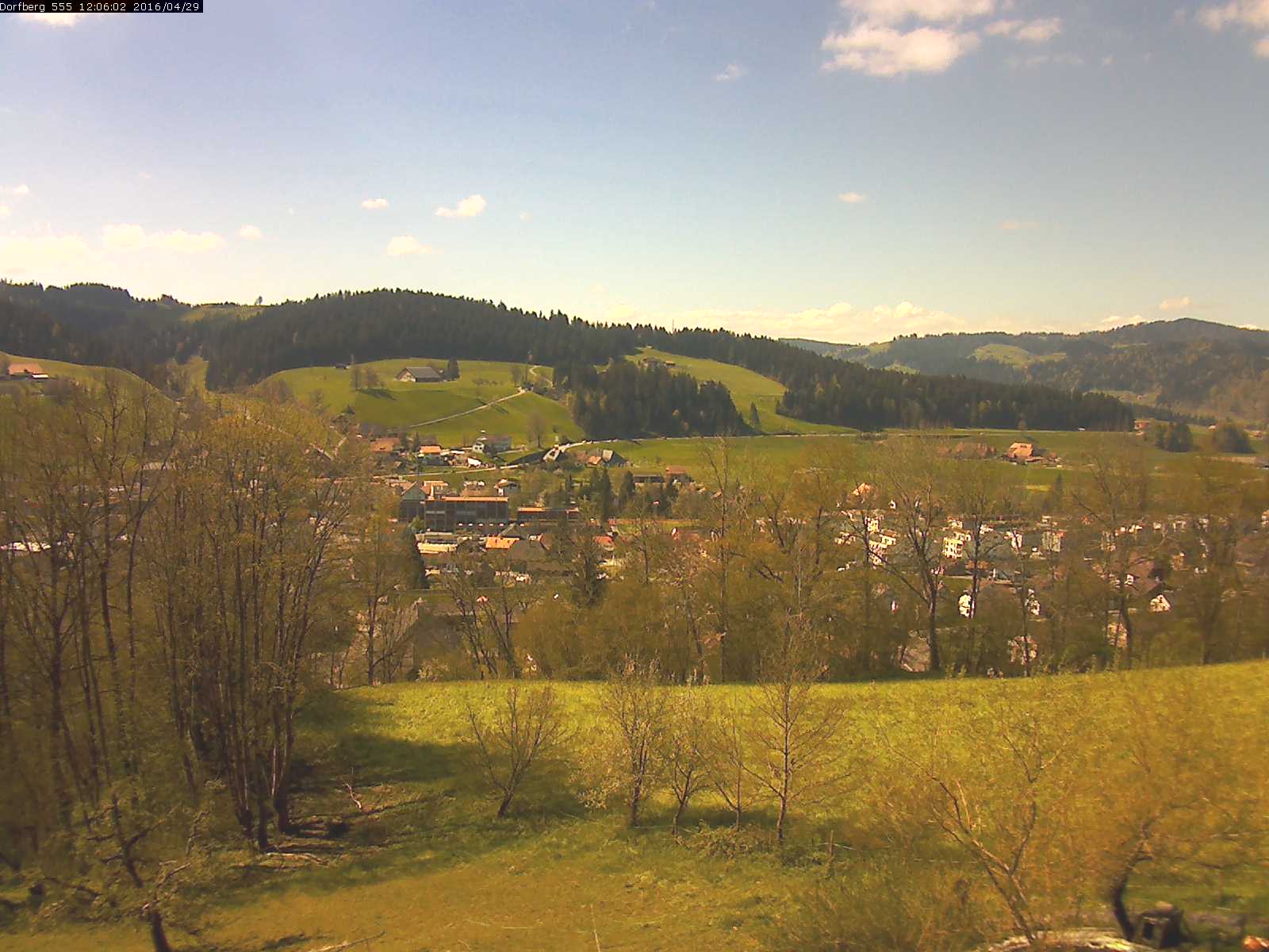 Webcam-Bild: Aussicht vom Dorfberg in Langnau 20160429-120601