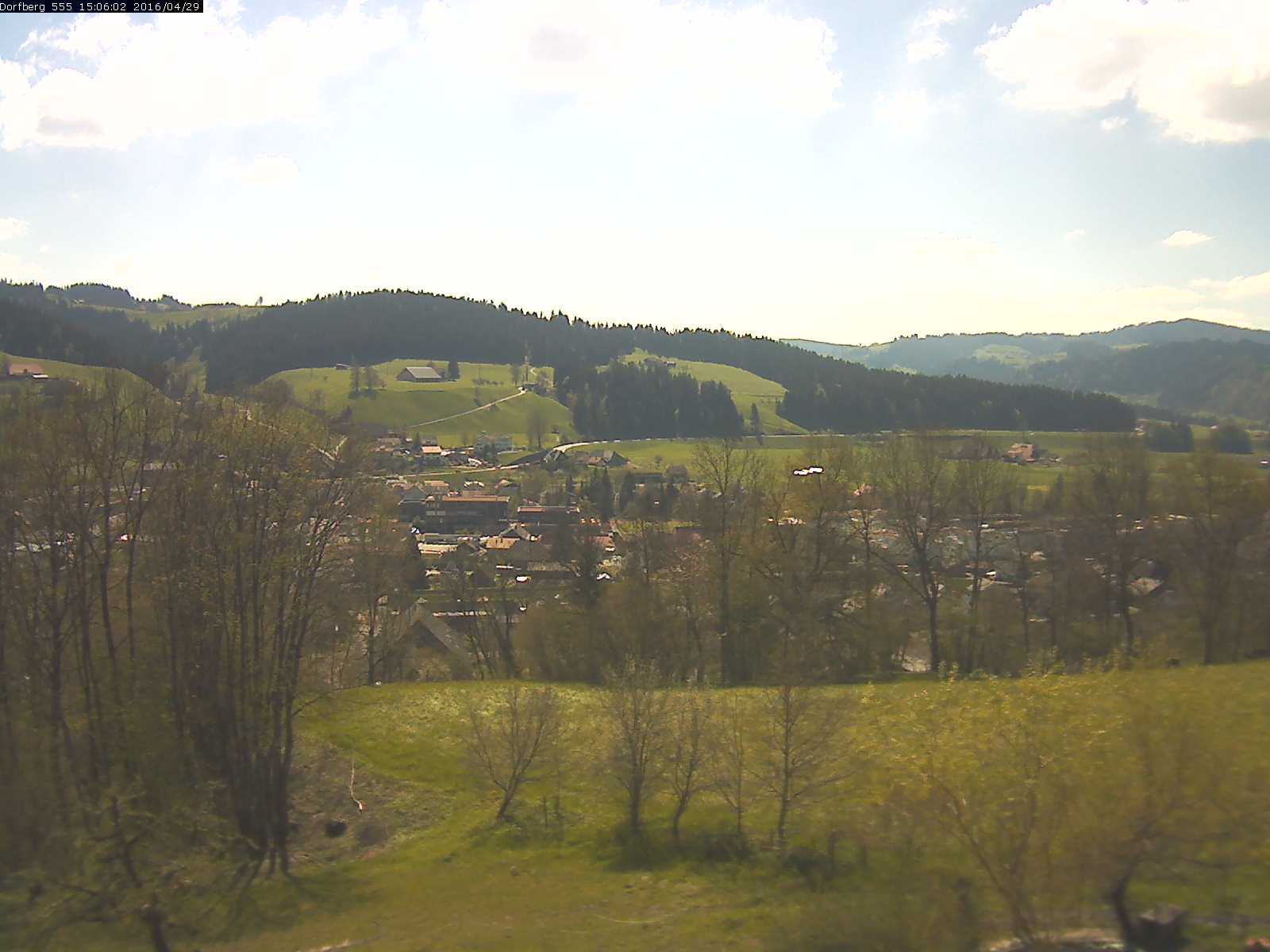 Webcam-Bild: Aussicht vom Dorfberg in Langnau 20160429-150601